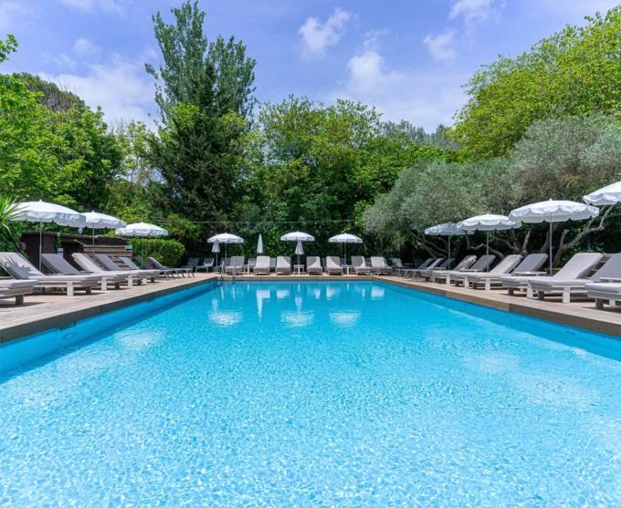 Comment aménager la piscine d’un restaurant, d’hôtel ou un bord de plage privée ?