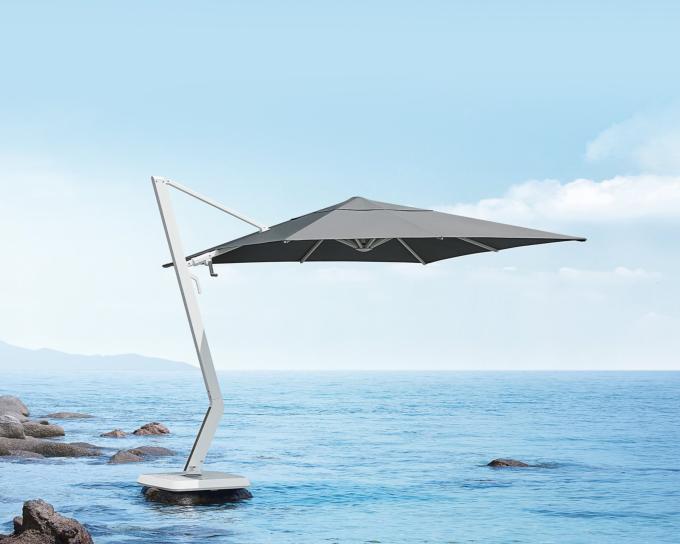 Le Parasol Luxe Déporté en Aluminium Aily : Un Chef-d’œuvre de Pininfarina