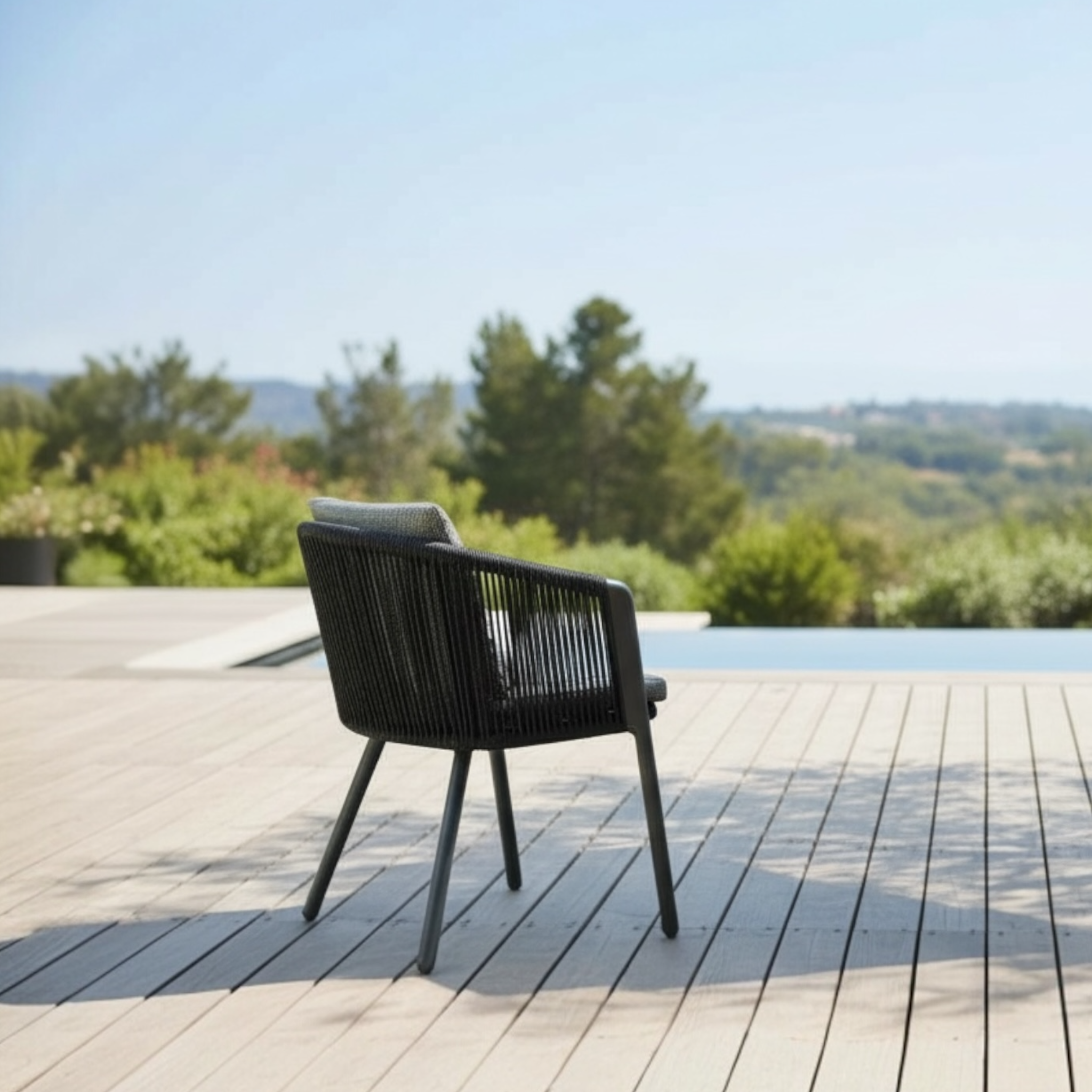 Fauteuil repas d'extérieur en aluminium et corde - LIVIO NOIR