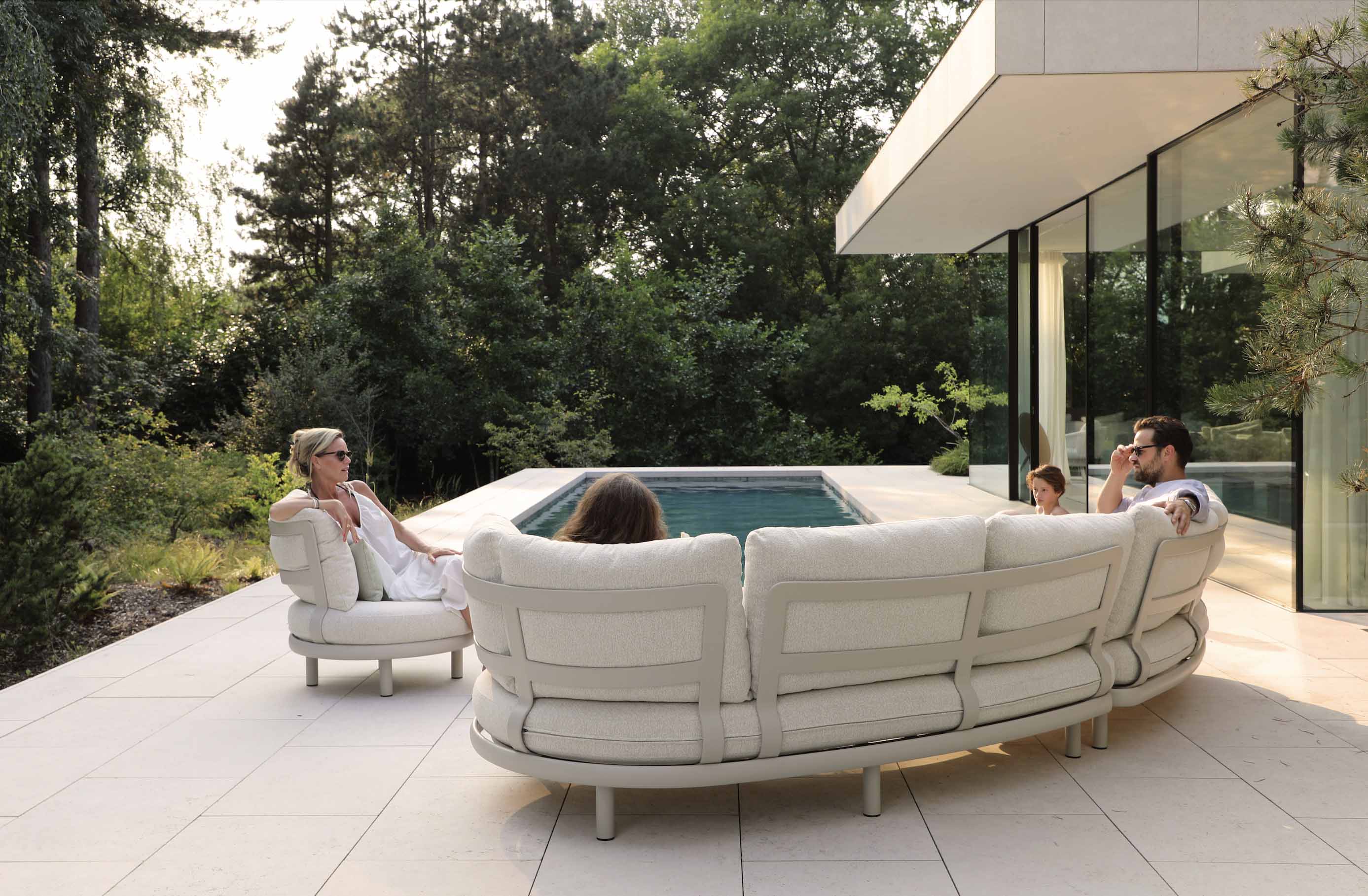 Salon de jardin luxe en aluminium by designer Belge - ROSA