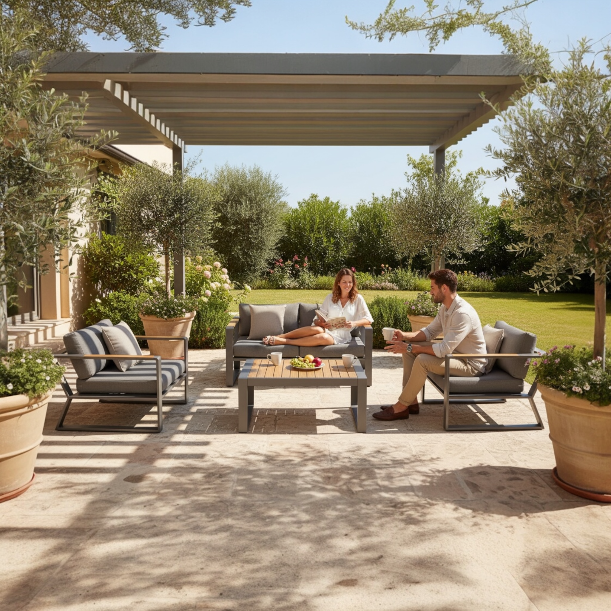 Salon de jardin design en aluminium et en teck - EXY MINI NOIR