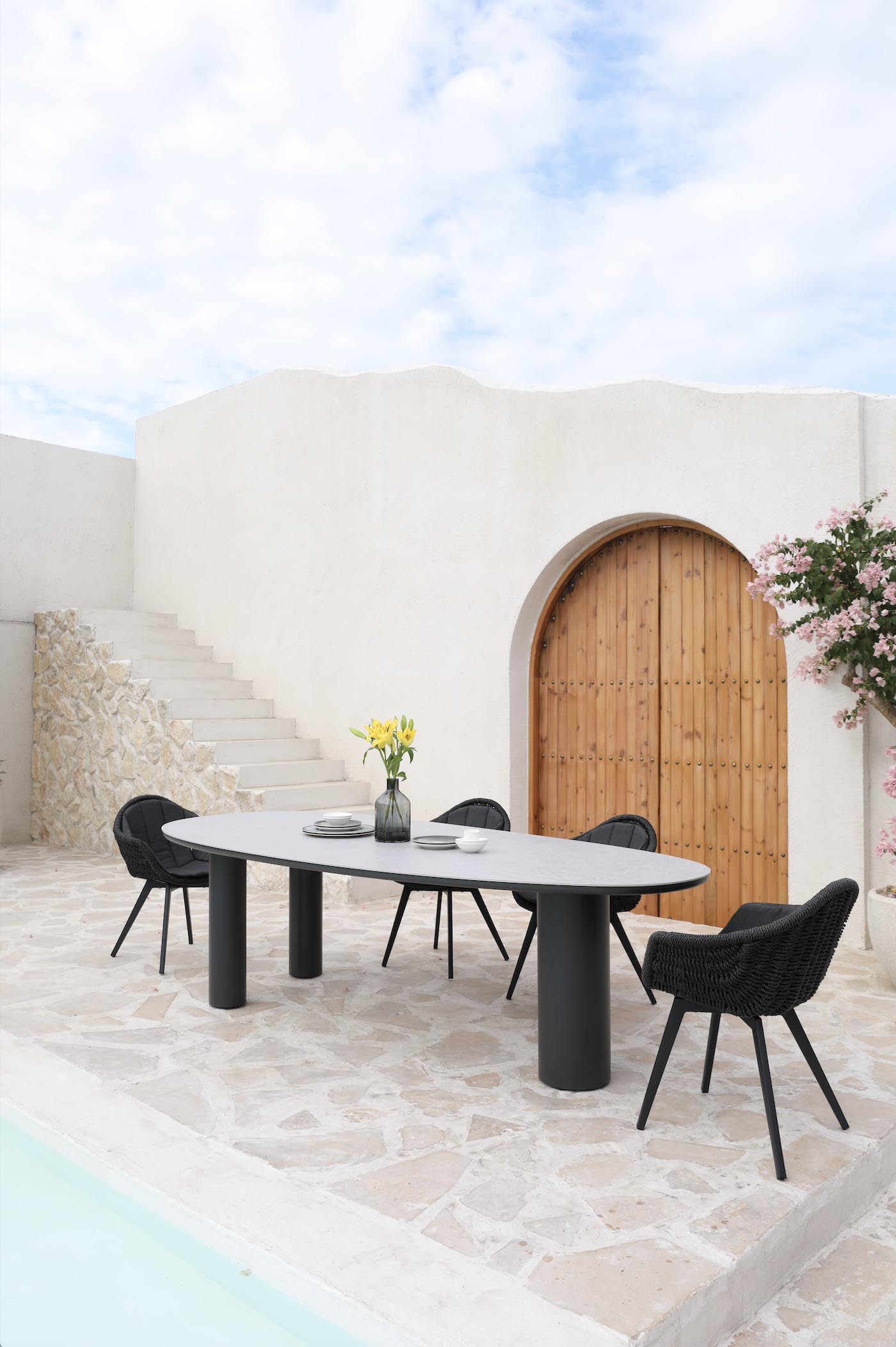 Fauteuil repas extérieur en aluminium et résine coussins AGORA (lot de 2) - MILO NOIR