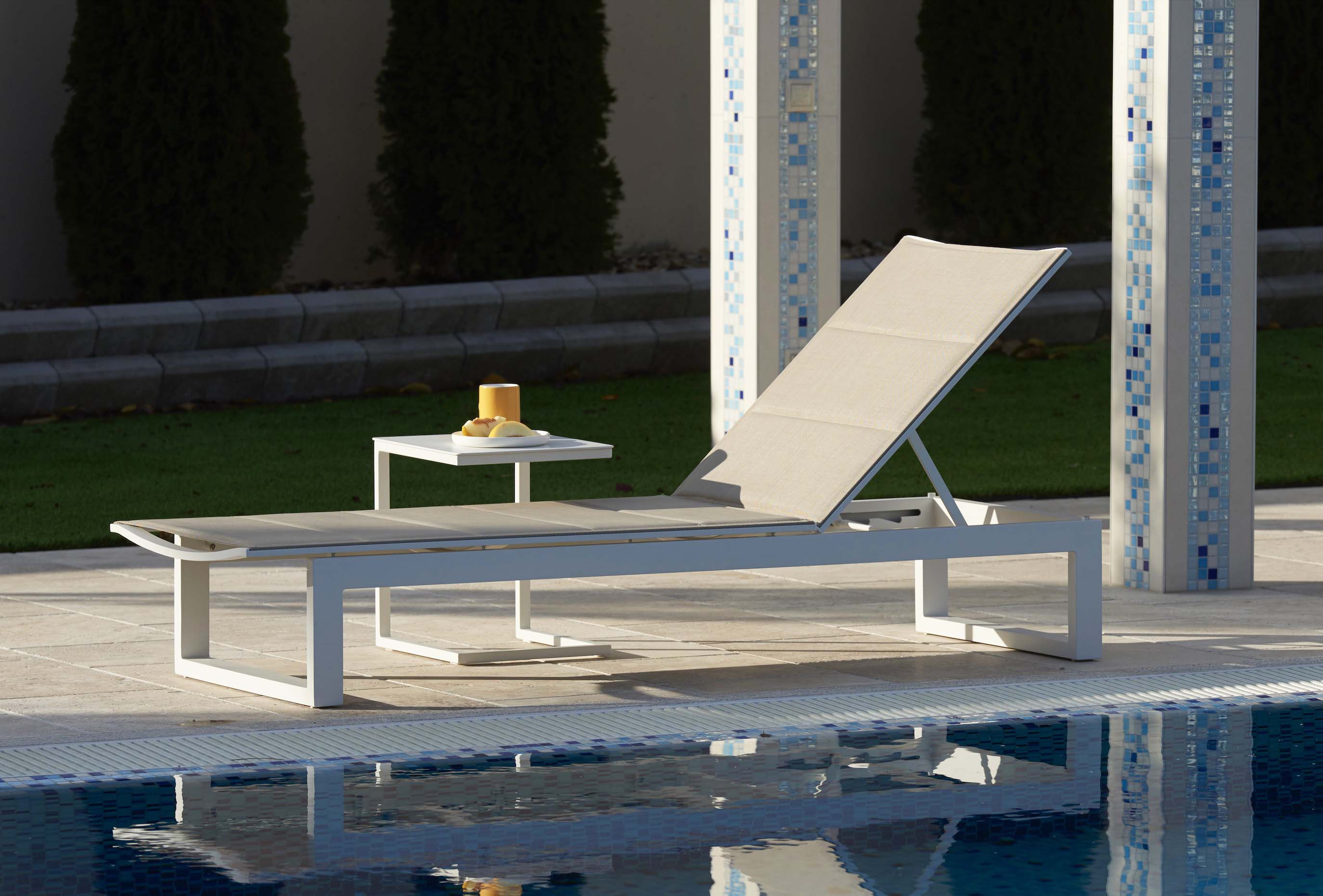 Bain de soleil en aluminium - COMO Taupe