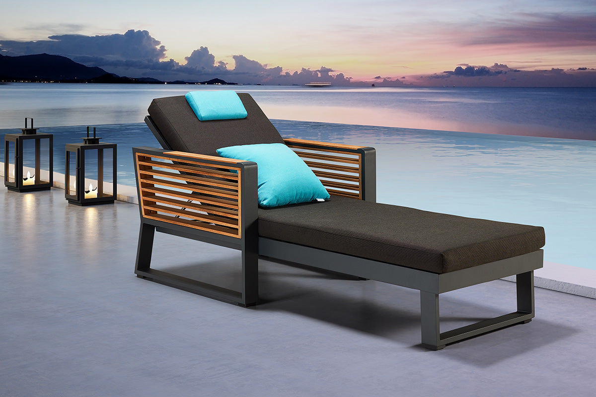 Bain de soleil en aluminium et teck FSC avec coussins déhoussables en tissu 100% Oléfine déperlant, design luxe.