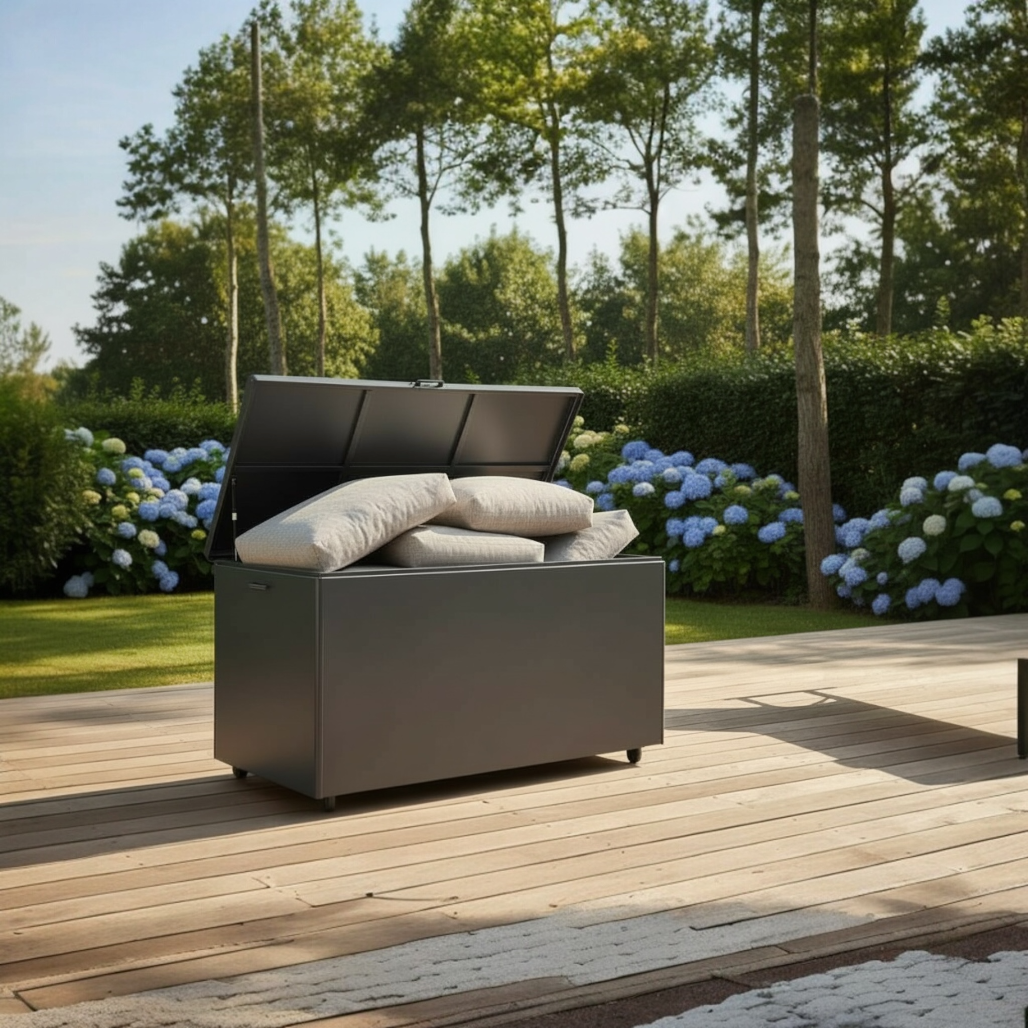 Coffre de jardin easy gris en aluminium haut de gamme avec poignées et roulettes.