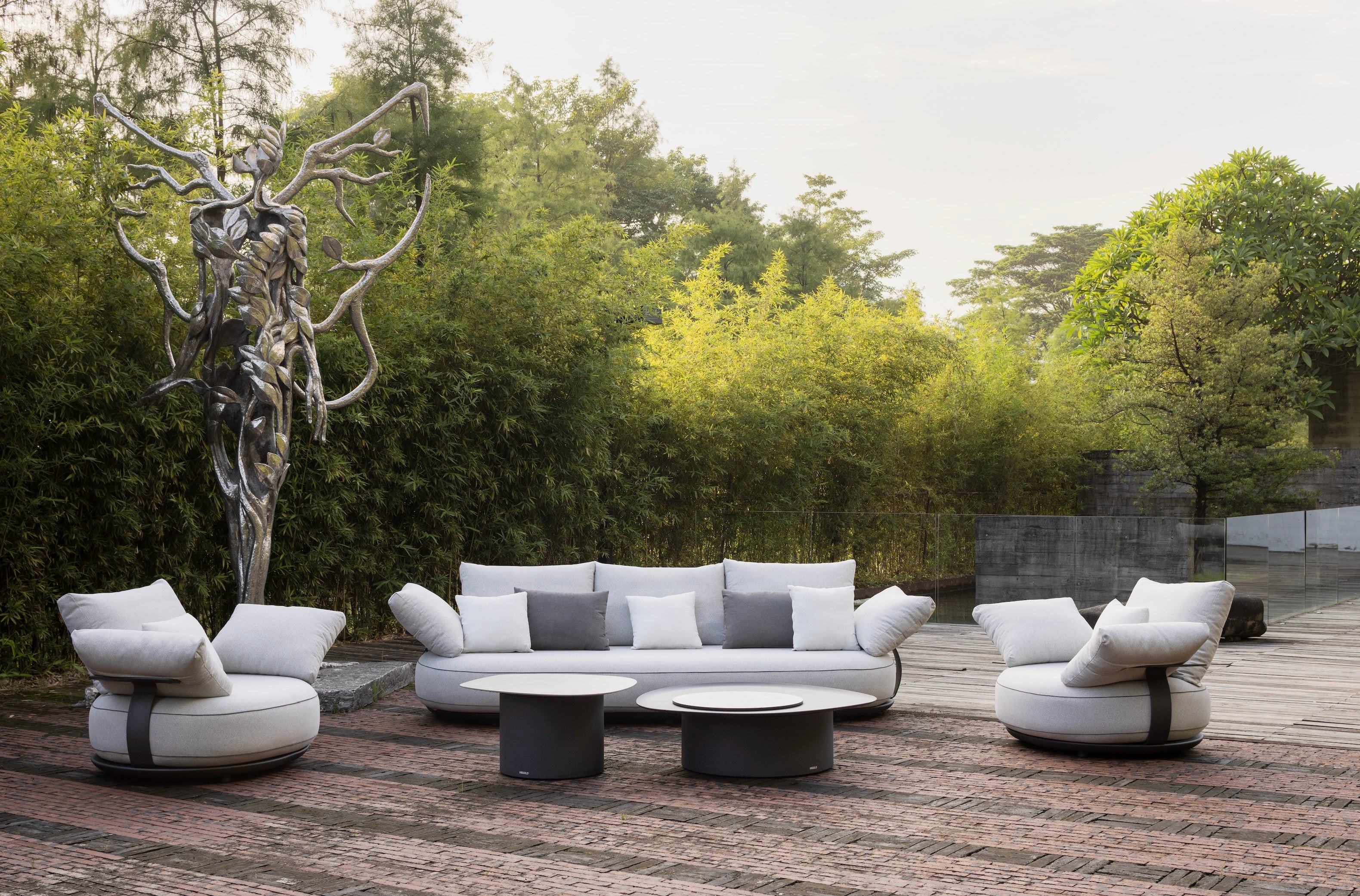 Canapé de jardin modulable en aluminium gris noir et coussins gris clair