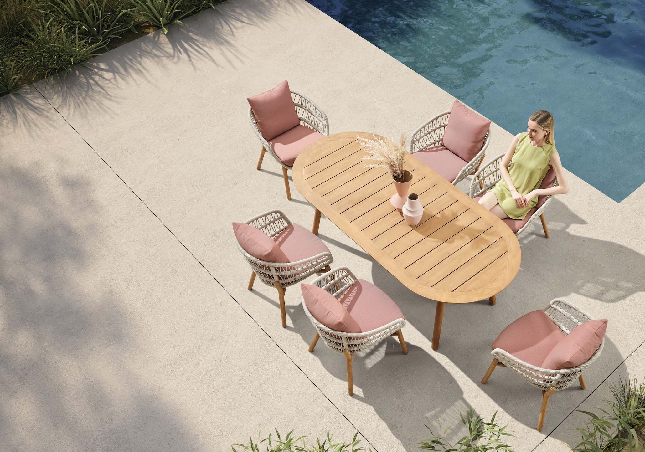 Ensemble repas de jardin design italien en teck FSC ovale avec 6 fauteuils à structure en corde tressée couleur rose,.
