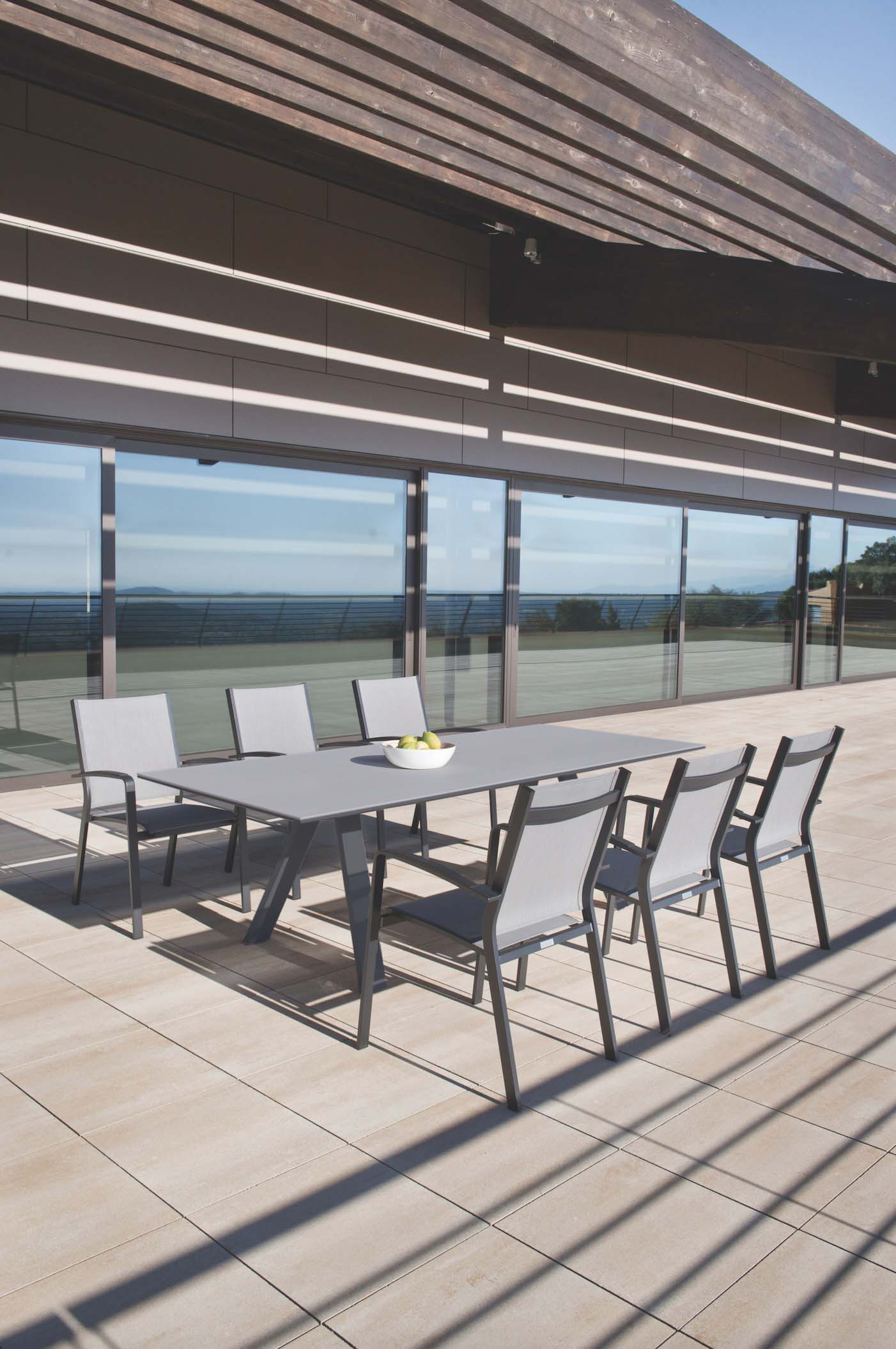 Fauteuil repas empilable en aluminium - NORY PLUS NOIR (lot de 6)