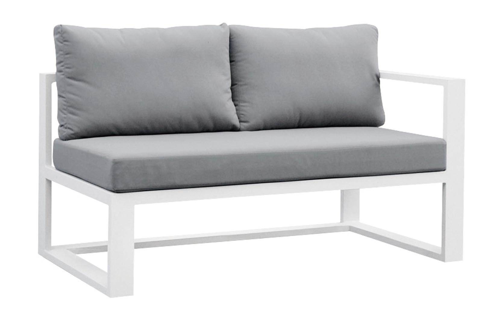 Canapé d'angle modulable en aluminium blanc haut de gamme avec coussins gris clair, design élégant et durable pour jardin.