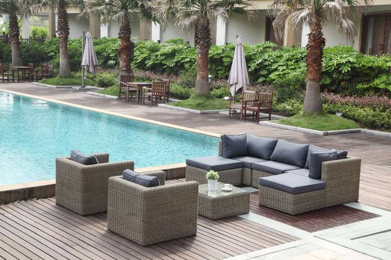 Salon de jardin en résine tressée ronde couleur osier rustique avec fauteuils et canapé modulable, coussins déhoussables
