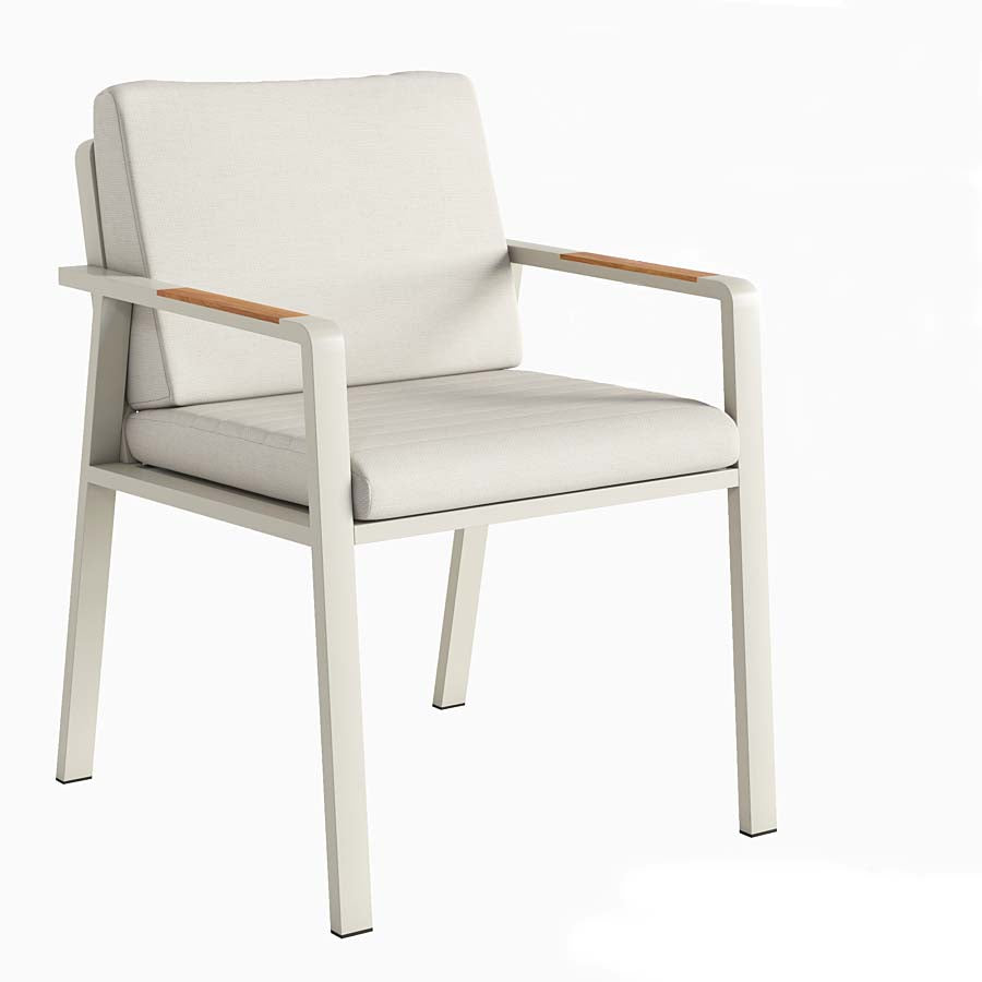 Fauteuil en aluminium haut de gamme blanc mat avec accoudoirs en teck FSC, coussins en tissu oléfine beige à housse.