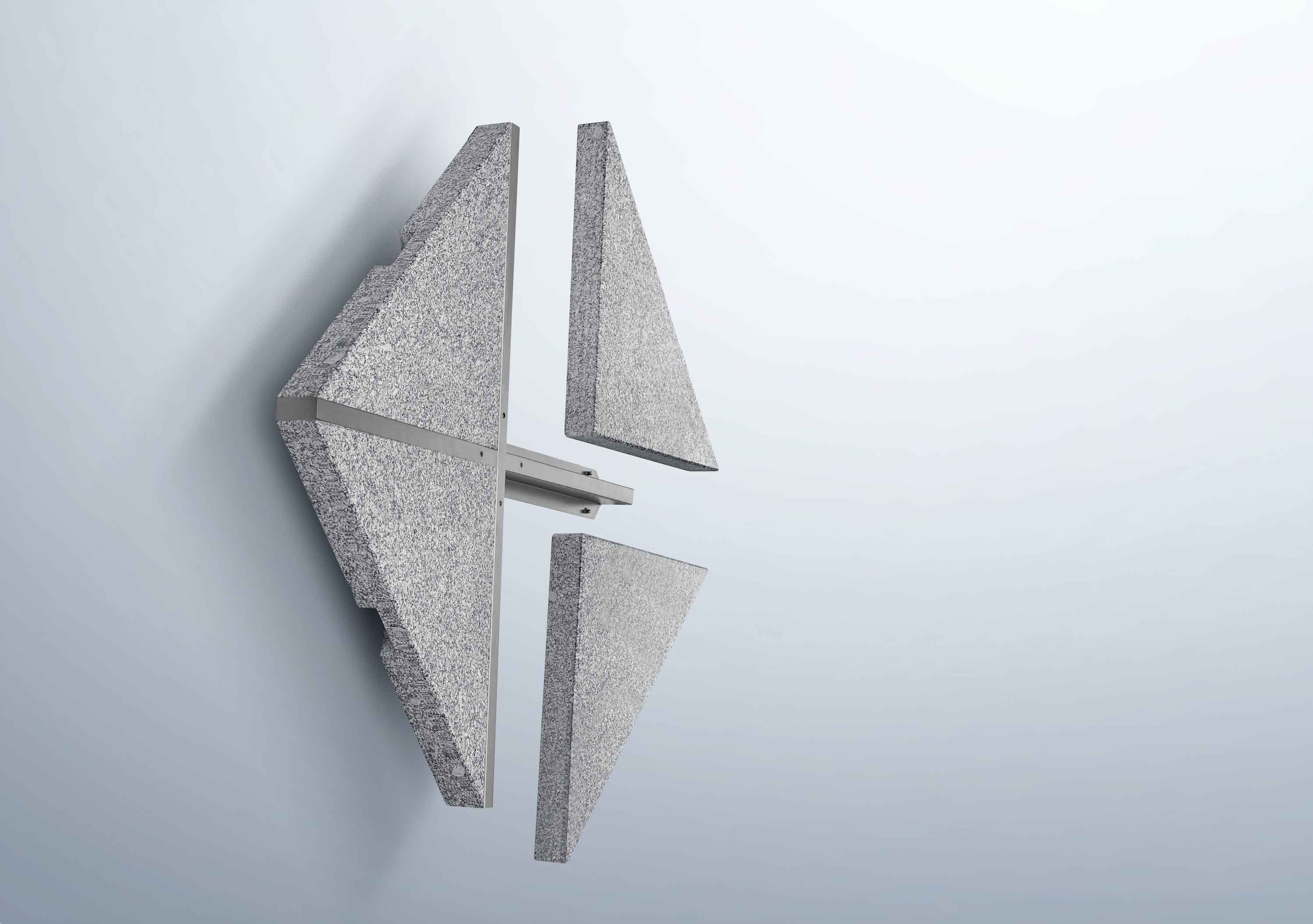 Parasol déporté en aluminium blanc avec toile grise en tissu acrylique résistant, design contemporain et élégant, structure