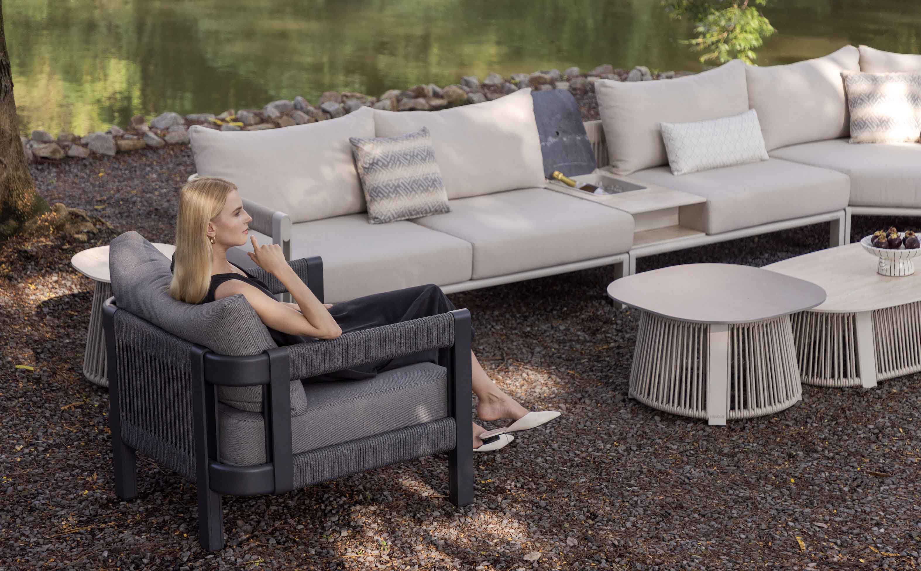 Grand salon d'angle extérieur design en aluminium et corde - MILAN