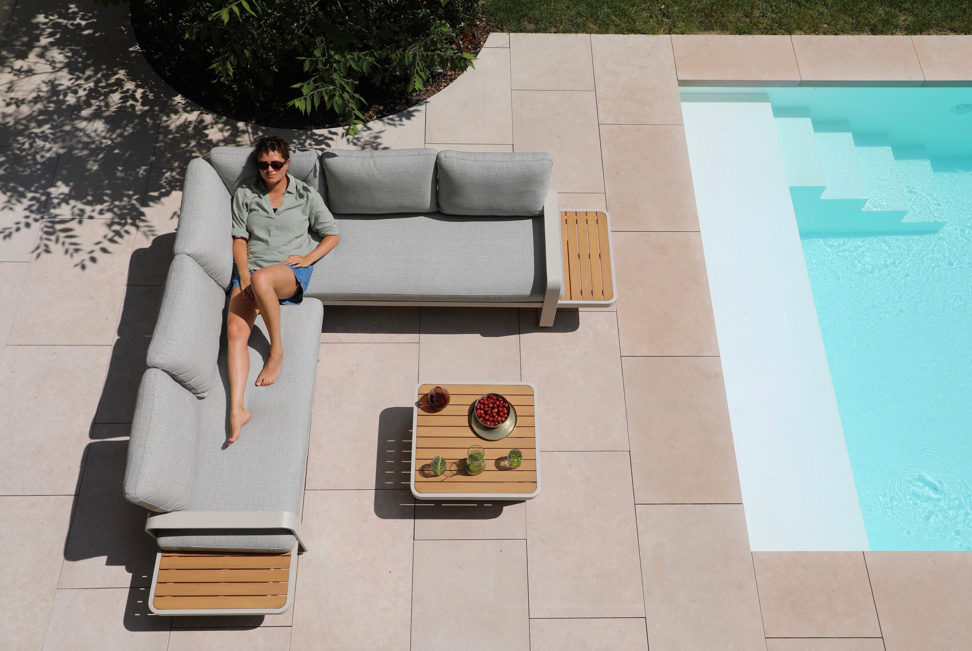 Salon de jardin d'angle en aluminium et teck - EMILIA