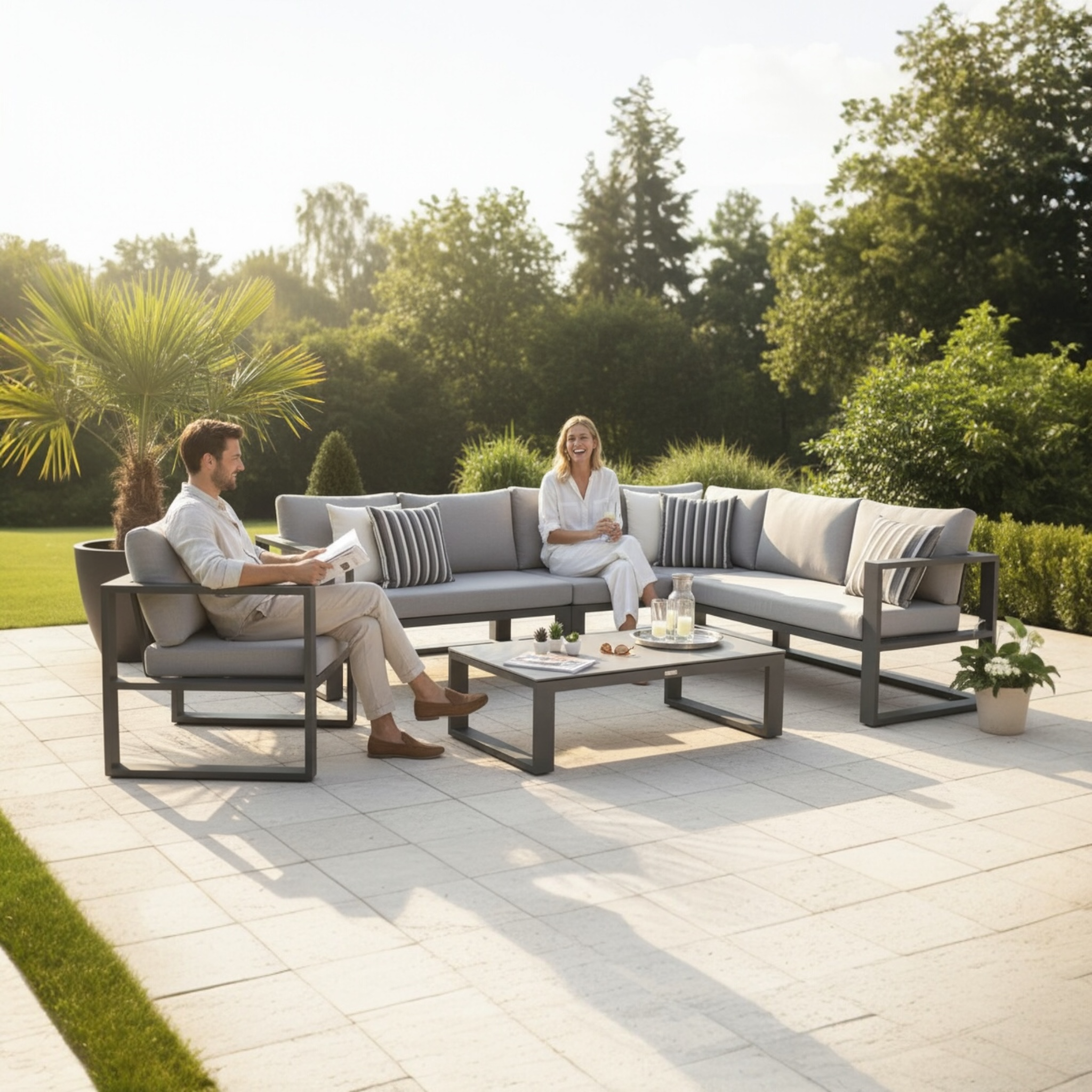 Chauffeuse de jardin en aluminium - BELLY NOIR