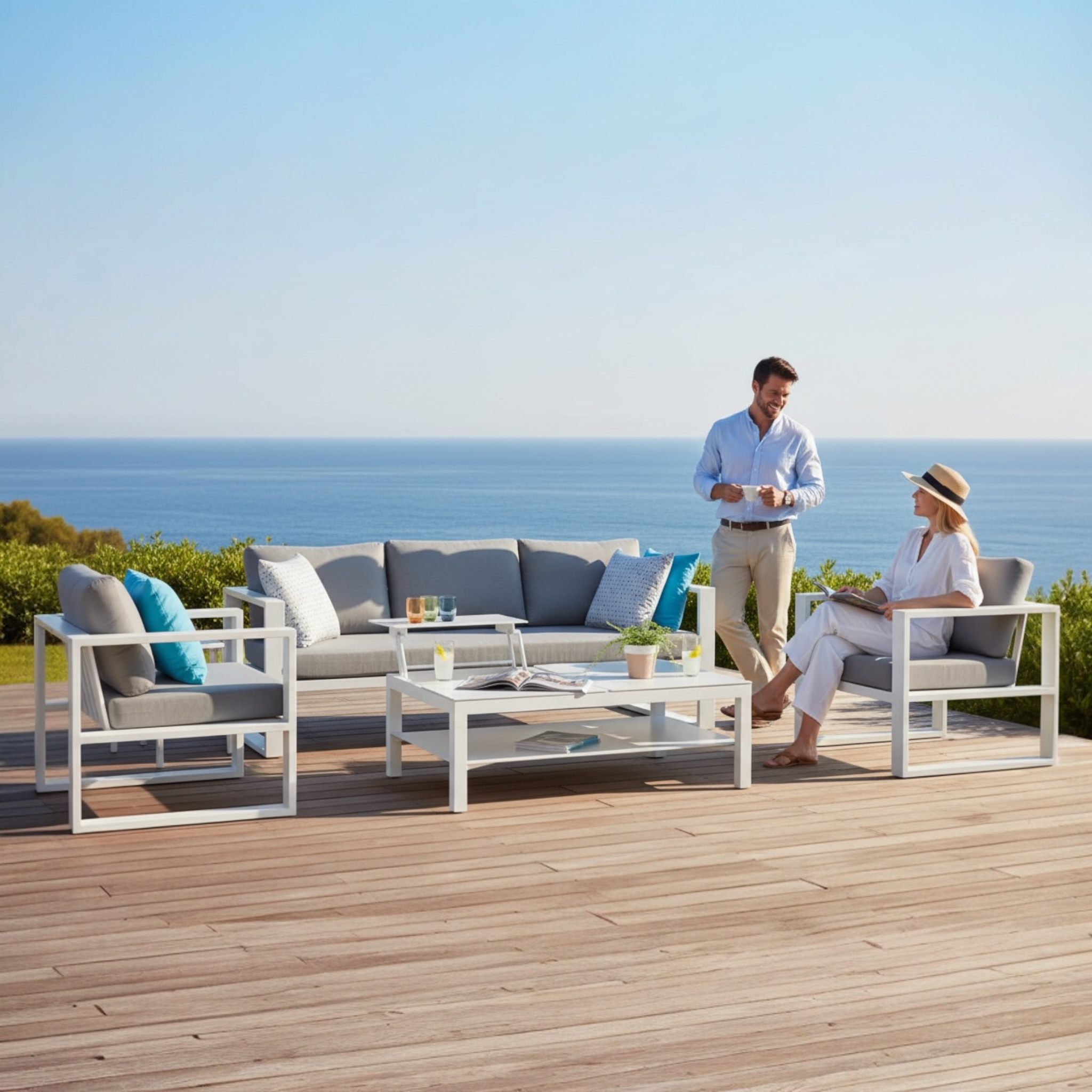 Canapé 3 places modulable en aluminium blanc avec coussins gris clair, design élégant méditerranéen, mobilier haut de gamme.