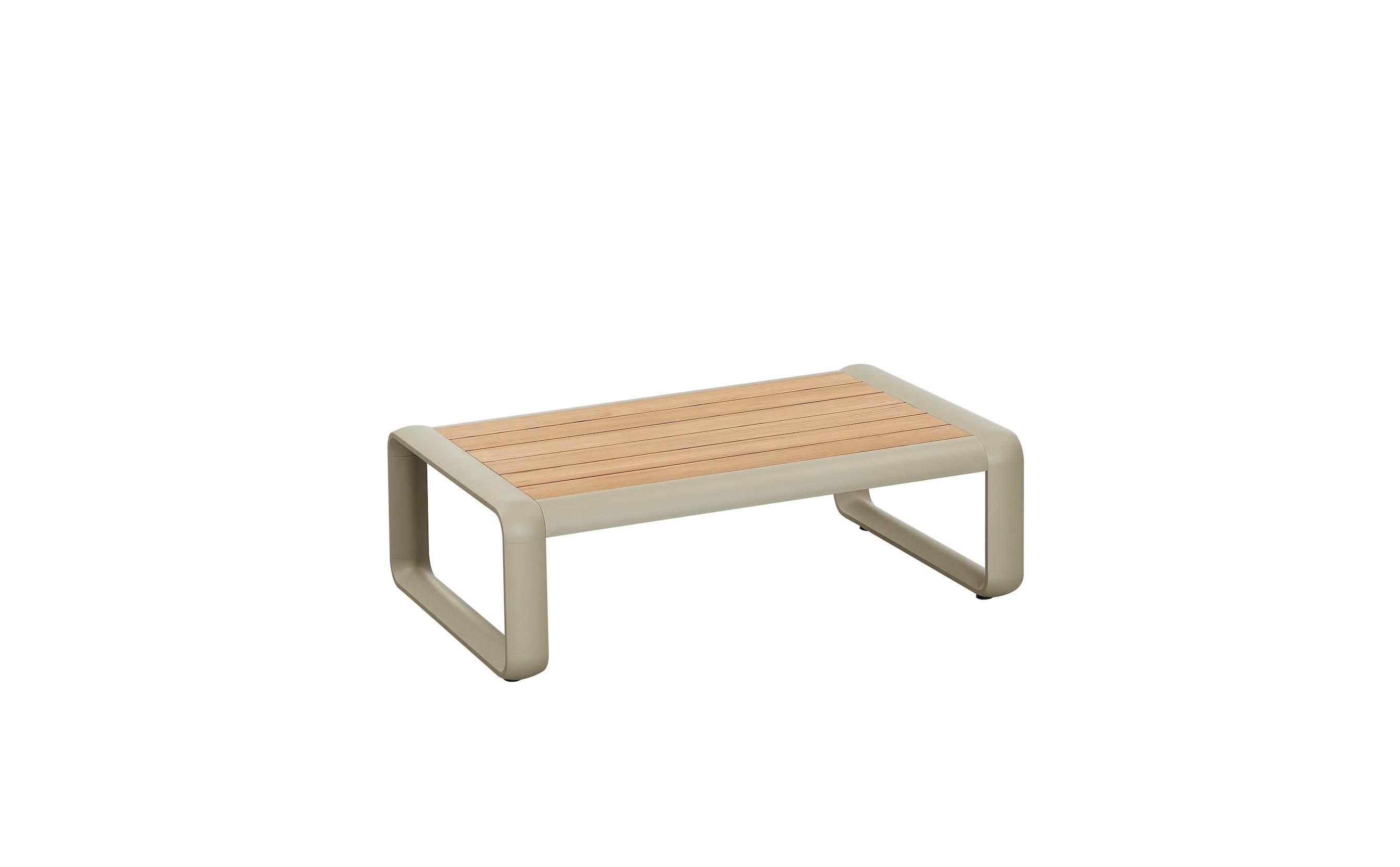 Table basse rectangulaire en aluminium gris mat avec plateau en teck FSC, design courbe et haut de gamme.