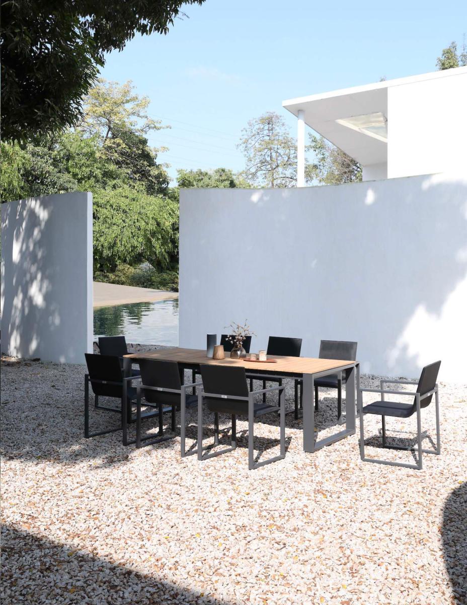 Lot de 2 chaises de jardin design en aluminium haut de gamme noir avec tissu 100% oléfine, housse déperlante et déhoussable.