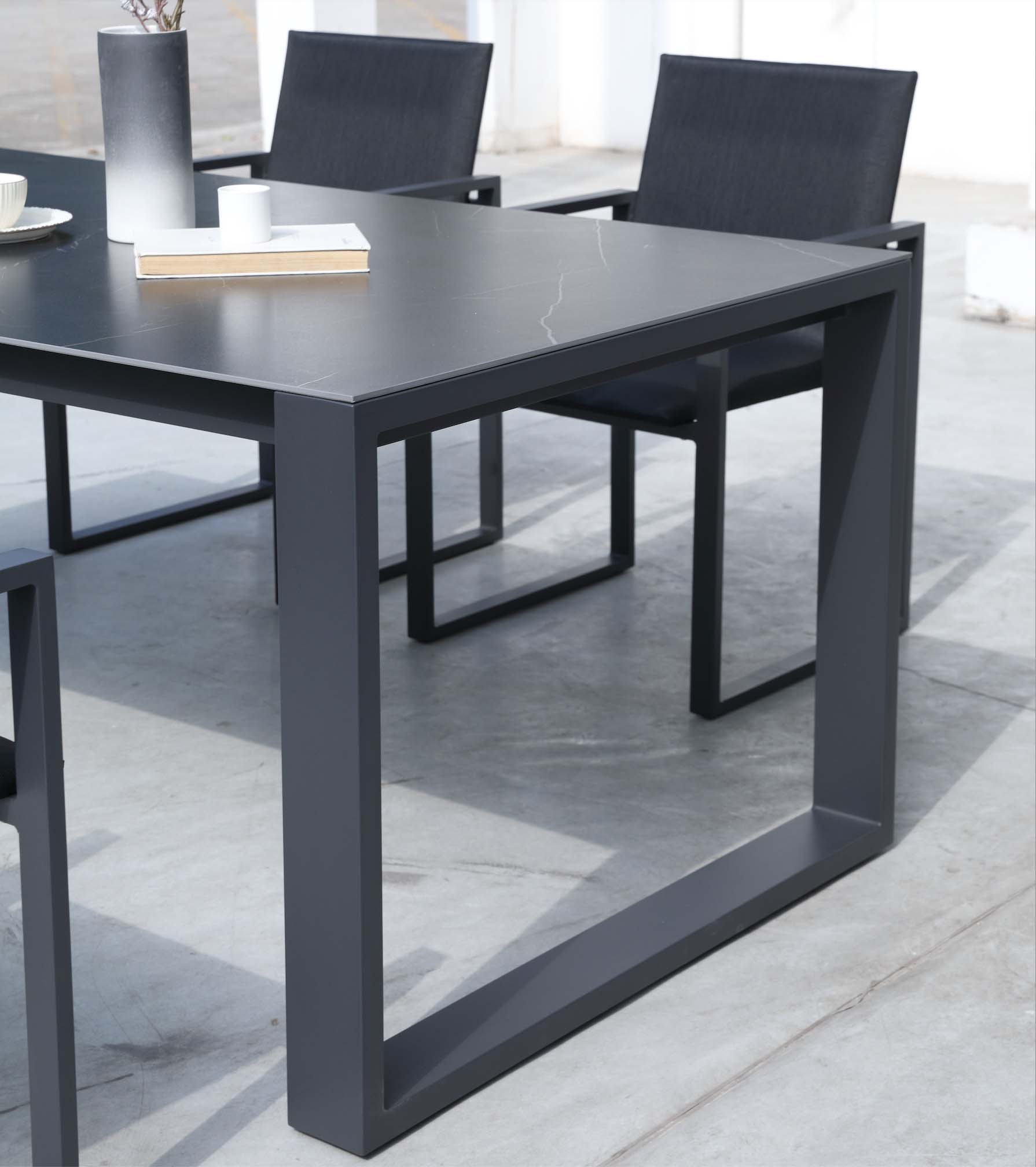 Table de jardin en aluminium - COMO noir avec plateau en céramique 200/240CM