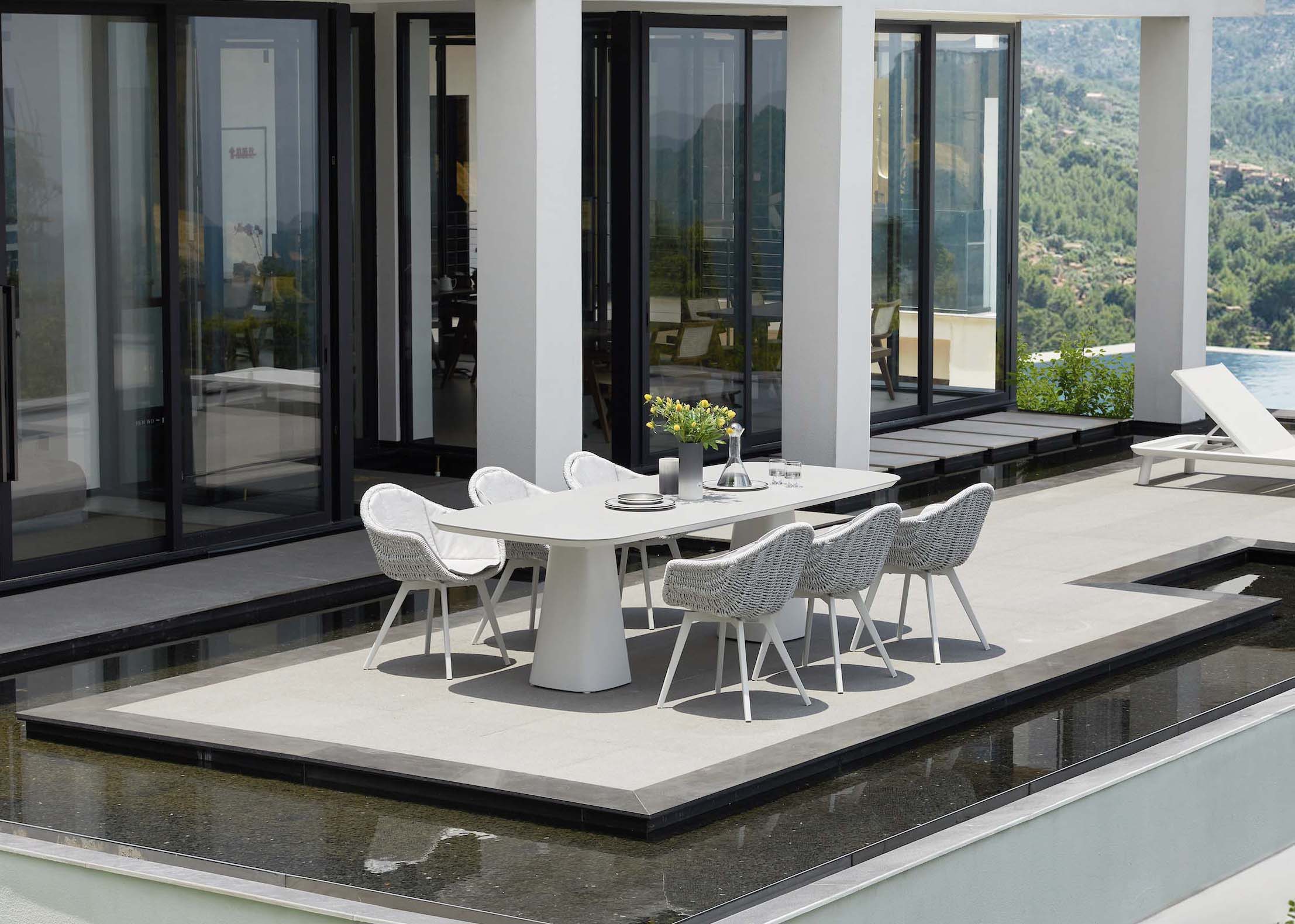 Table repas de jardin haut de gamme en aluminium - avec plateau en céramique MILO