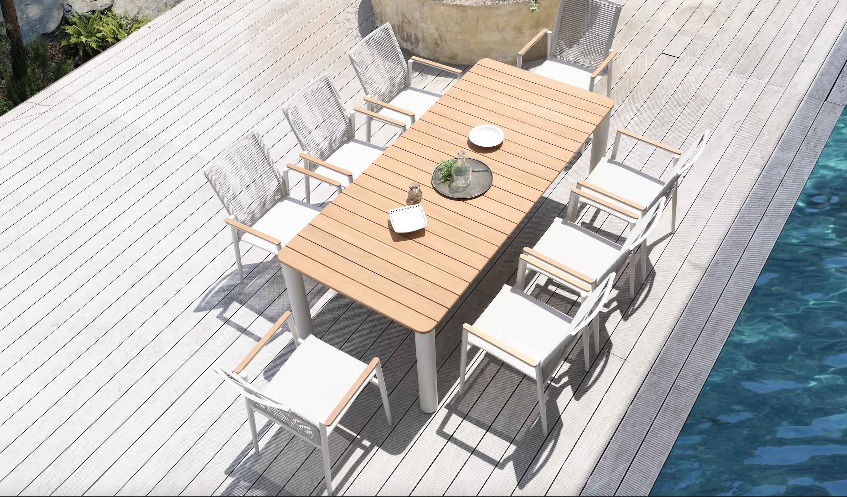 Table repas extérieur design en aluminium - avec plateau en teck - APRIL