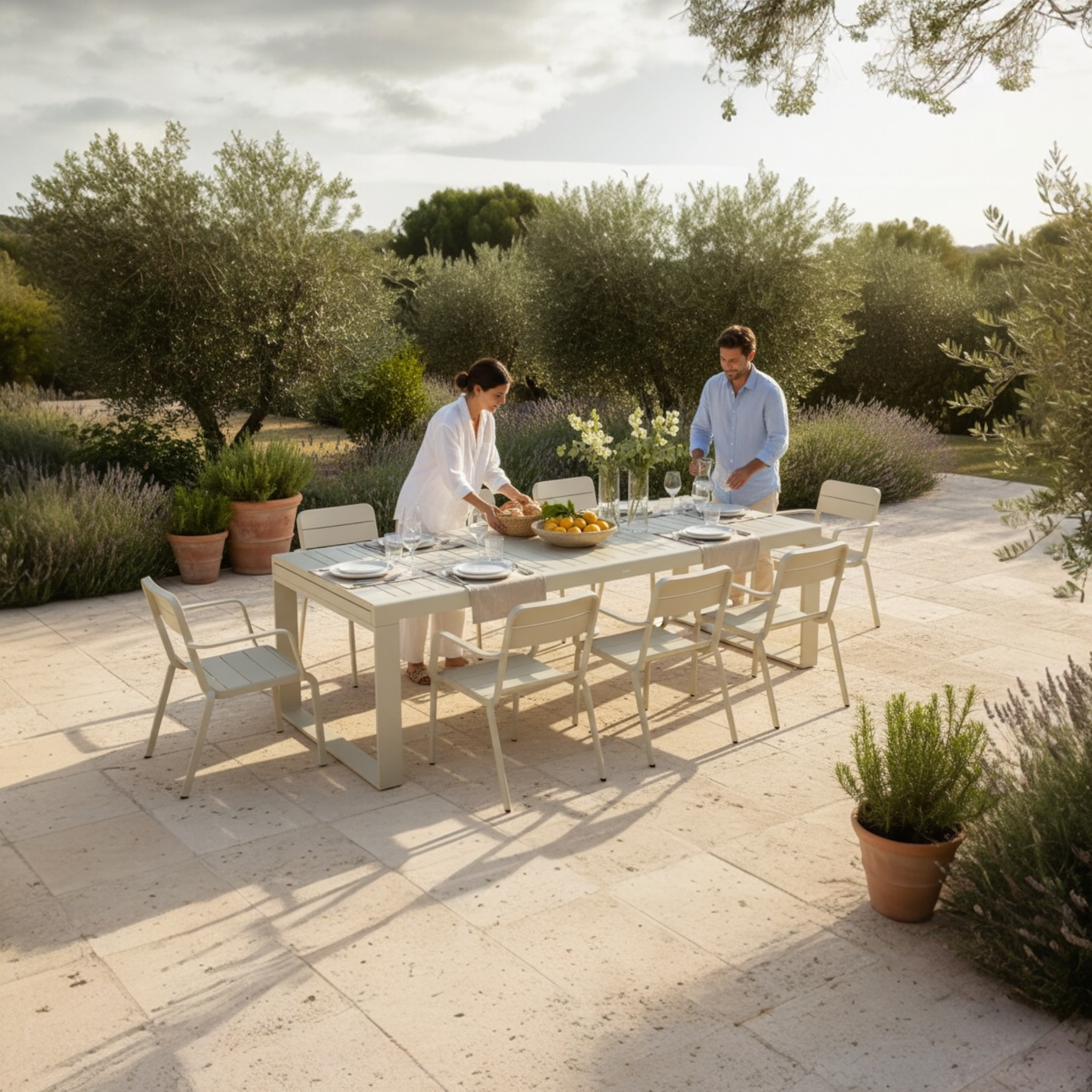 Table à manger extensible de jardin en aluminium blanc - JENNA