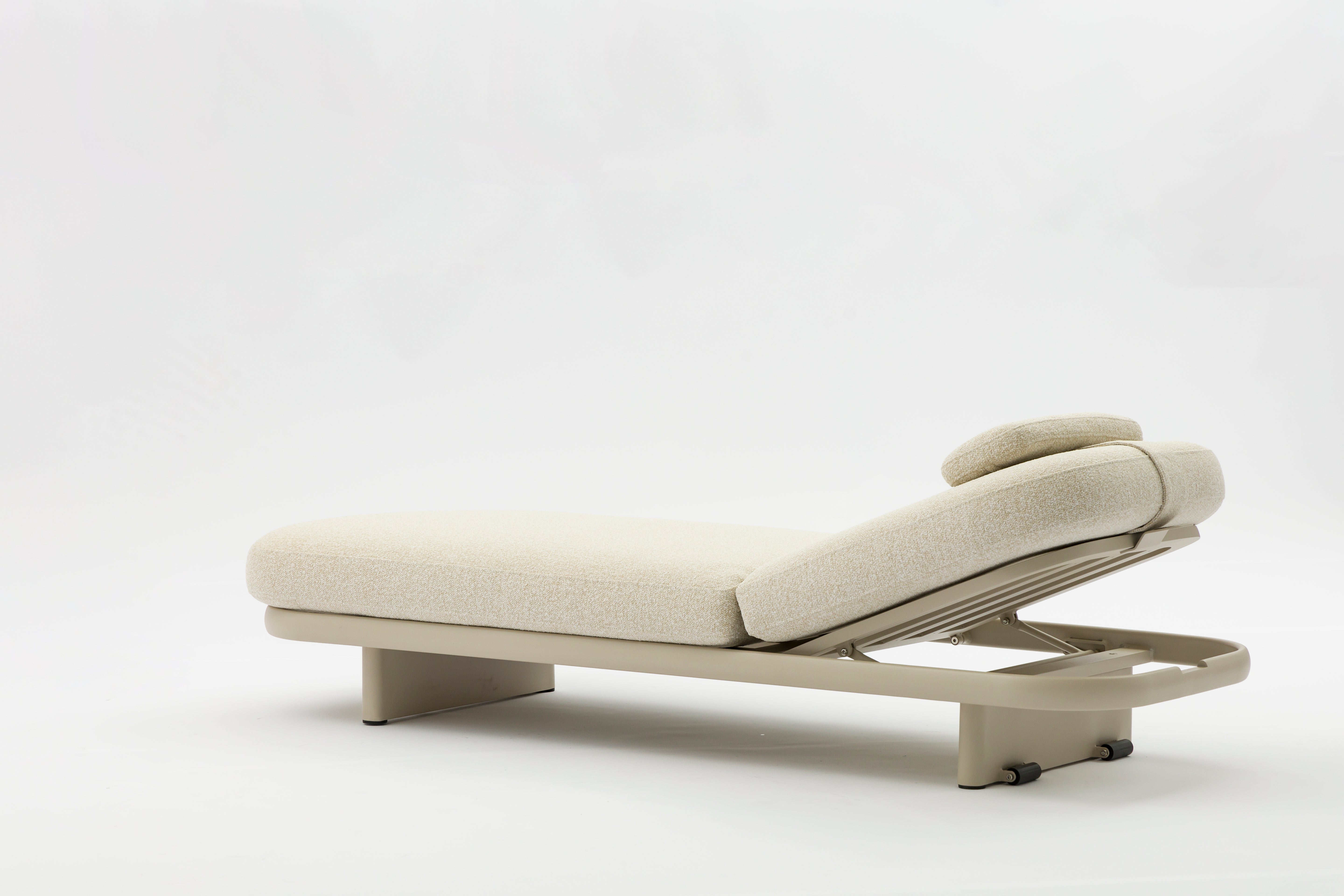 Détail finitions premium bain de soleil aluminium ROSA