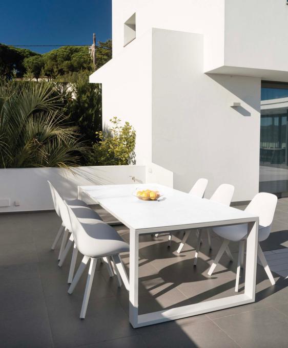 Table de jardin en aluminium - FERMO avec plateau en verre 240CM