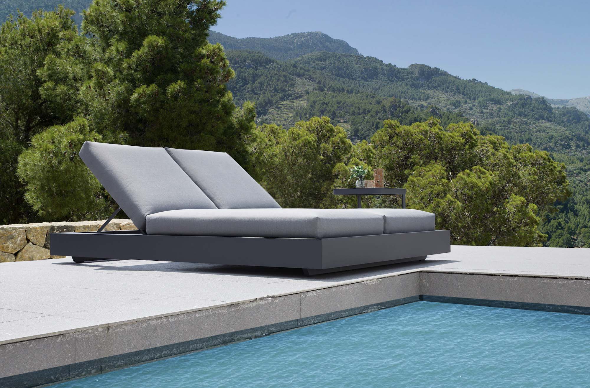 Lit extérieur / Bain de soleil transat / lit de piscine duo haut de gamme  en aluminium Fermo bed