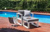 Fauteuil et son repose-pied en aluminium - BELLY