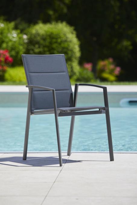 Fauteuil empilable en aluminium rembourré - TOMY (lot de 6)