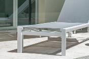 Duo de bains de soleil en aluminium + table basse - NICKY