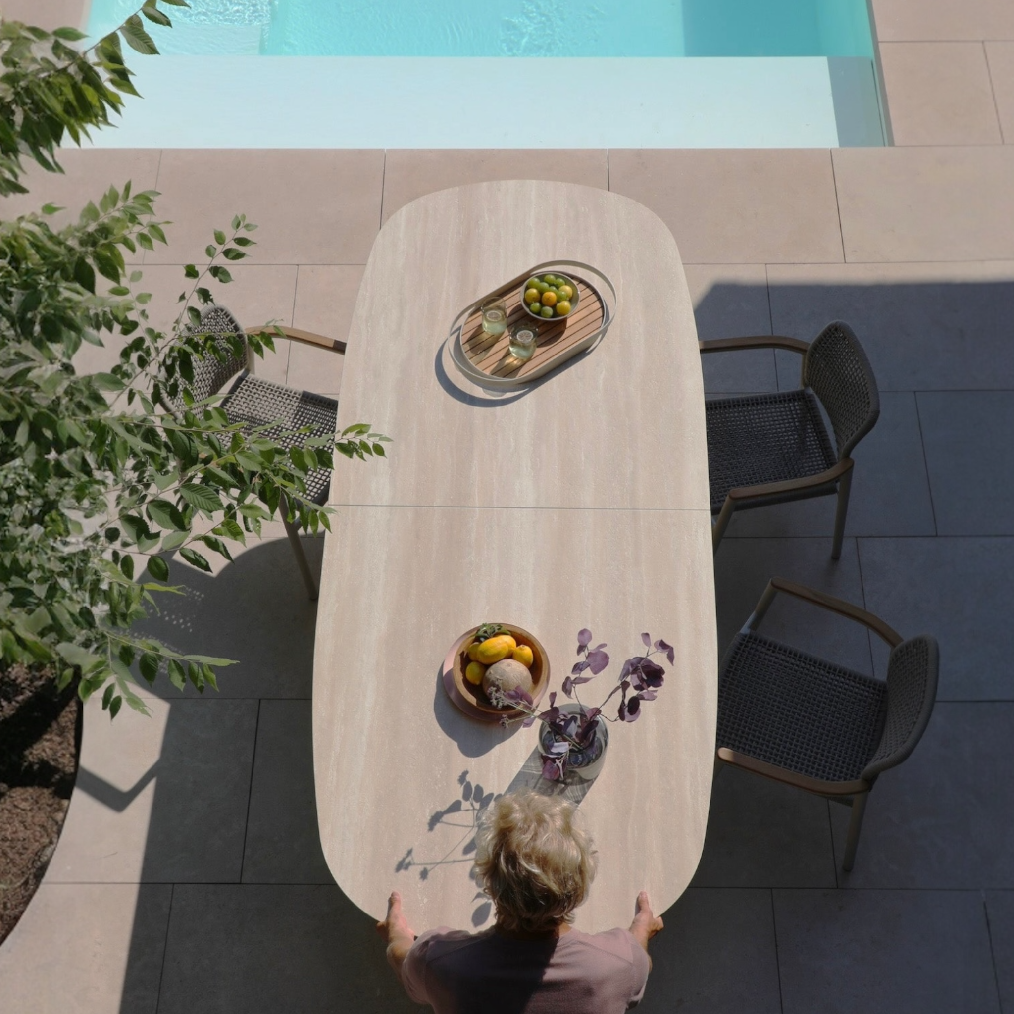 Plateau Céramique pour Table de Jardin : Pourquoi C'est le Meilleur Choix 2026