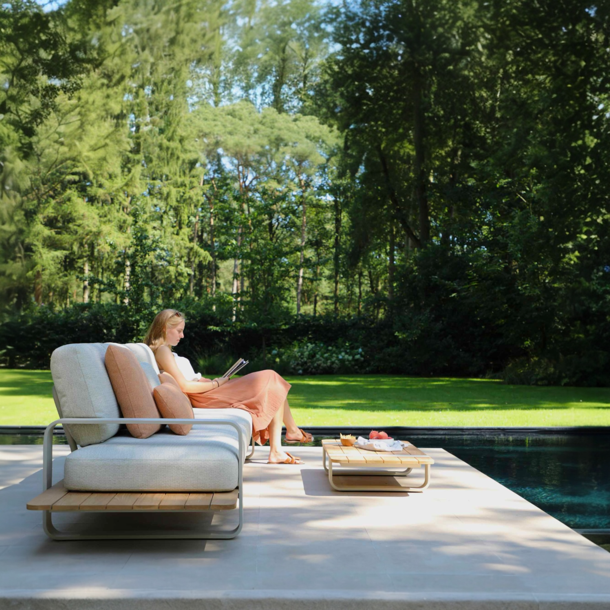 Salon de jardin haut de gamme en aluminium et en teck - ROMEO MINI