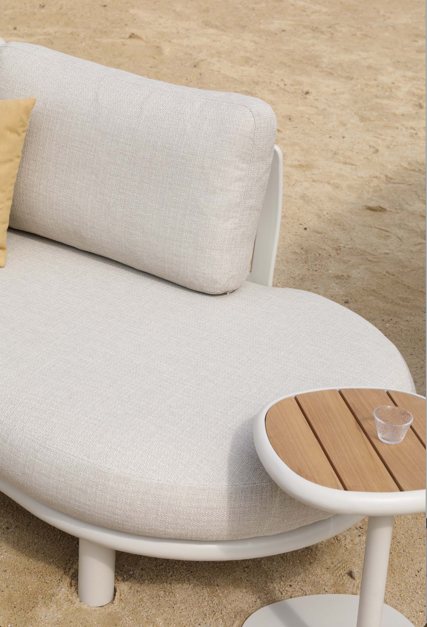 Salon de jardin moderne en aluminium et teck - SANKA COSY