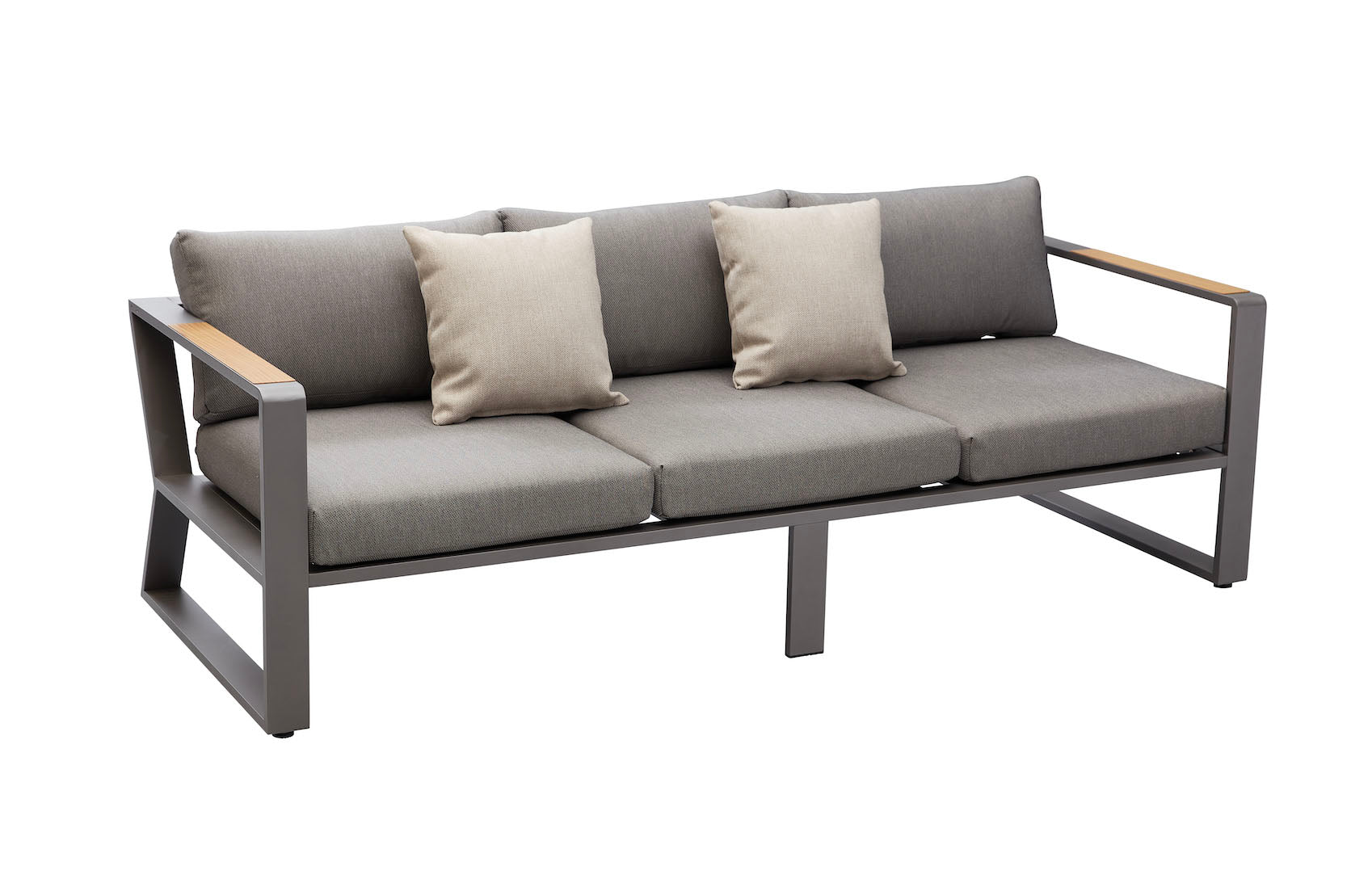 Canapé trois places en aluminium haut de gamme gris foncé avec accoudoirs en teck FSC, coussins épais gris en tissu fibre.