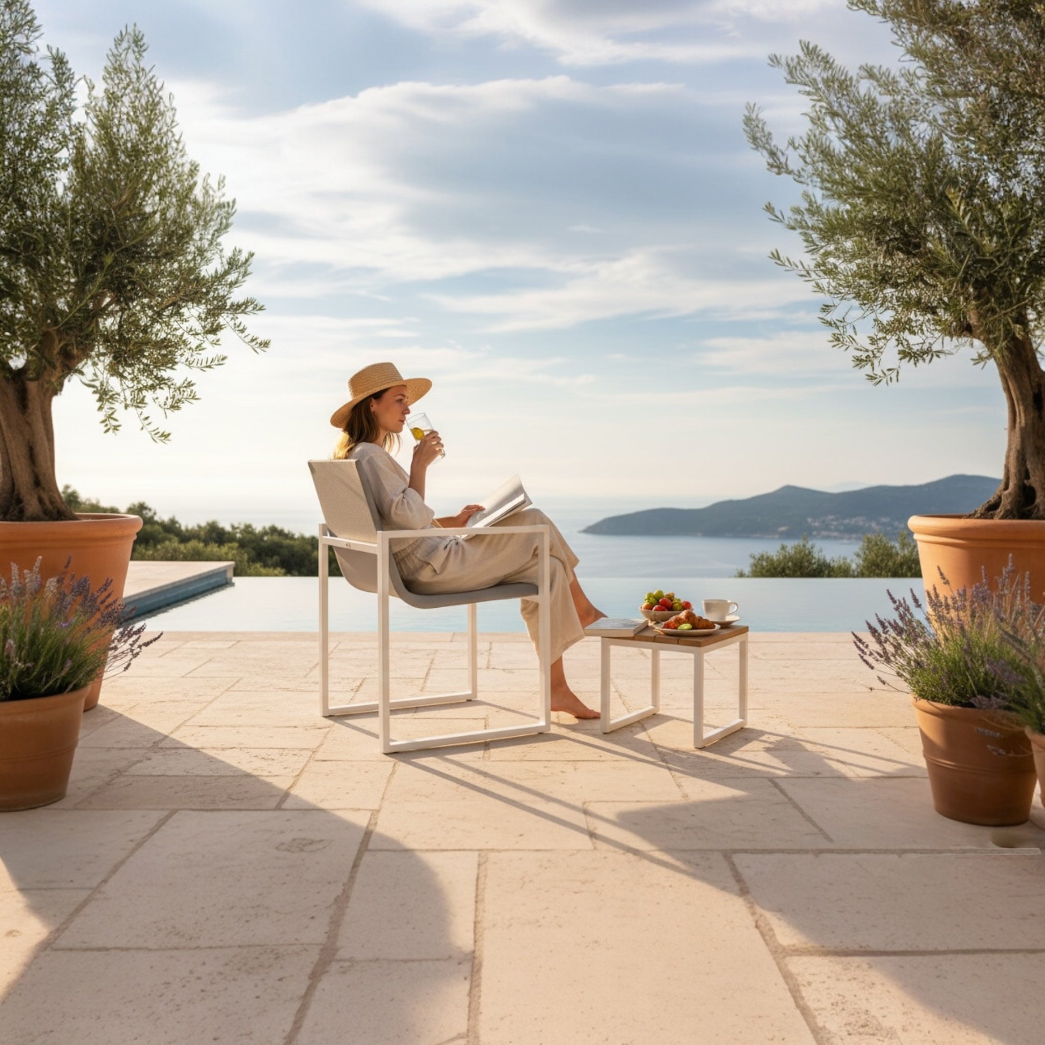 Chaise de jardin design en aluminium haut de gamme gris avec tissu 100% oléfine déperlant et déhoussable, élégance.