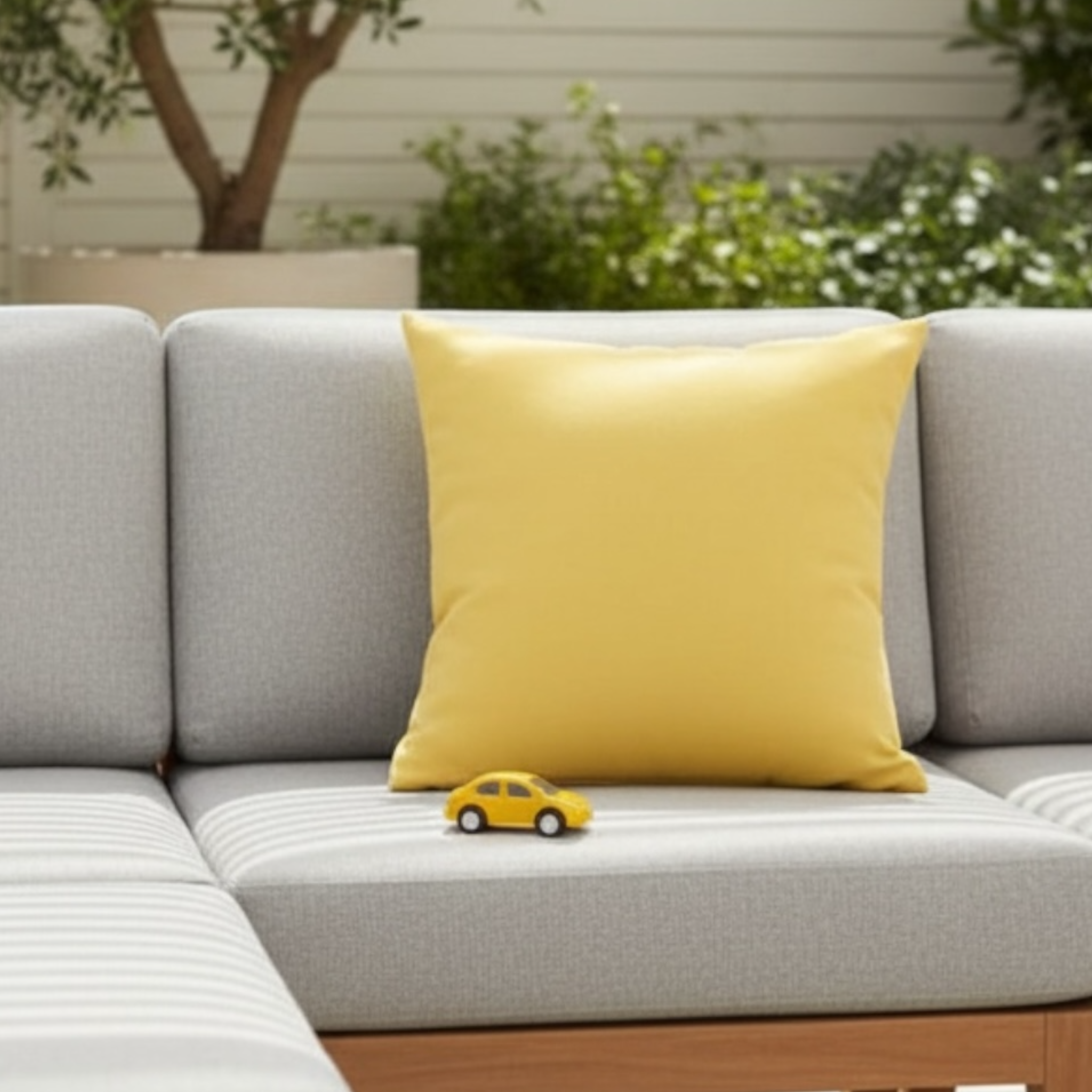 Coussin extérieur jaune SUNBRELLA, vue de face