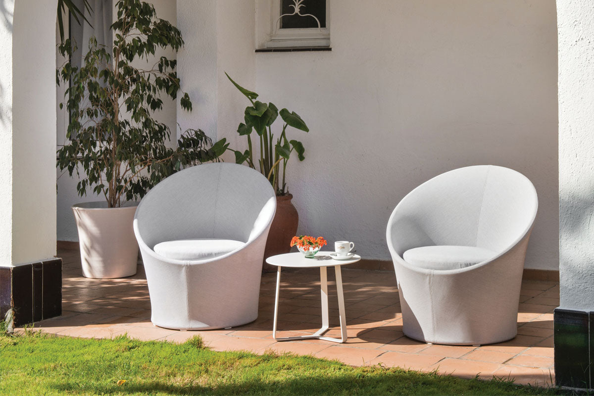 Duo de salon de jardin blanc en textilène, structure aluminium inoxydable, design élégant et durable, mobilier de balcon.