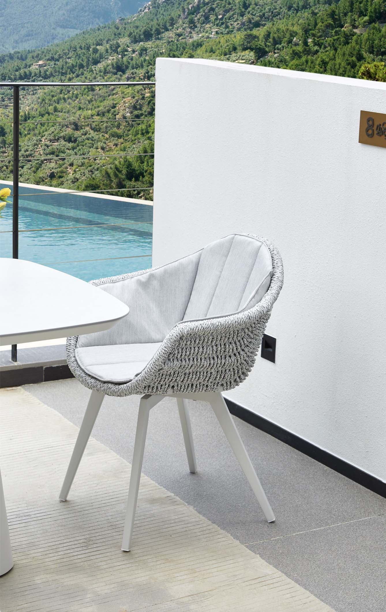 Fauteuil repas extérieur en aluminium et résine coussins AGORA (lot de 2) -  MILO BLANC