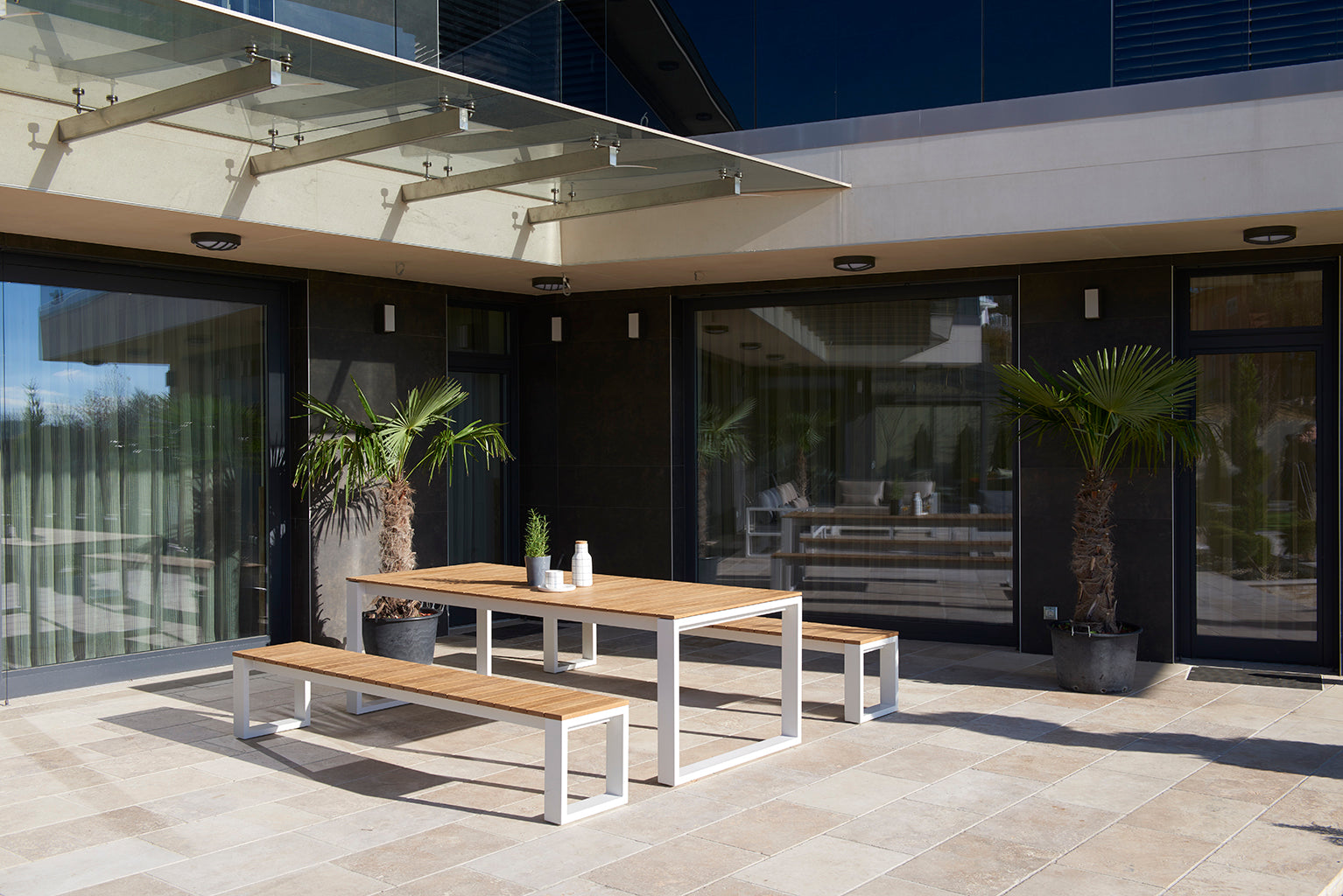 Table de jardin en teck et aluminium haut de gamme - COMO 200CM