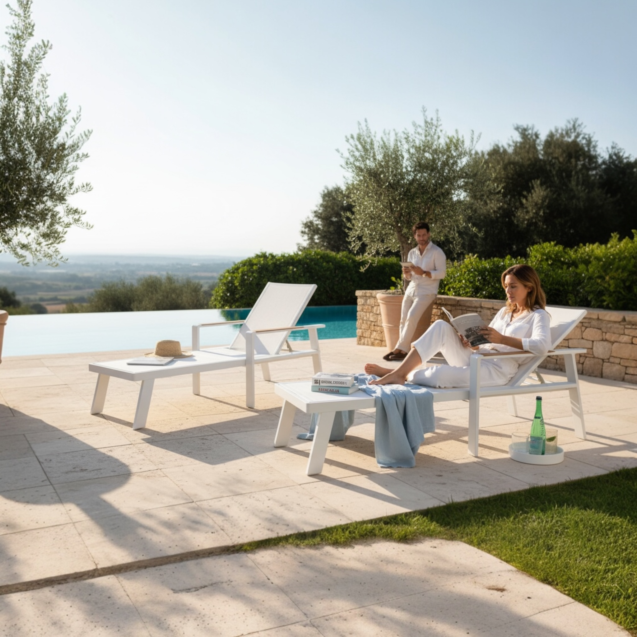 Transat de piscine en aluminium beige design Noffy 