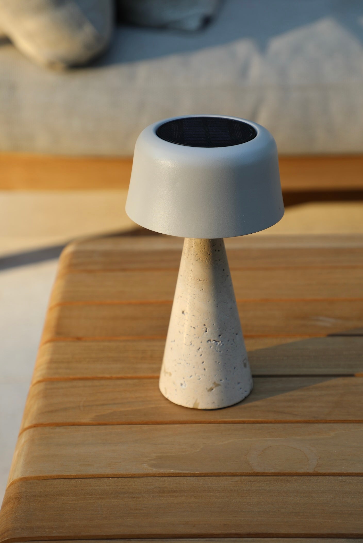 Lampe de jardin en travertin - Taille S - MOON