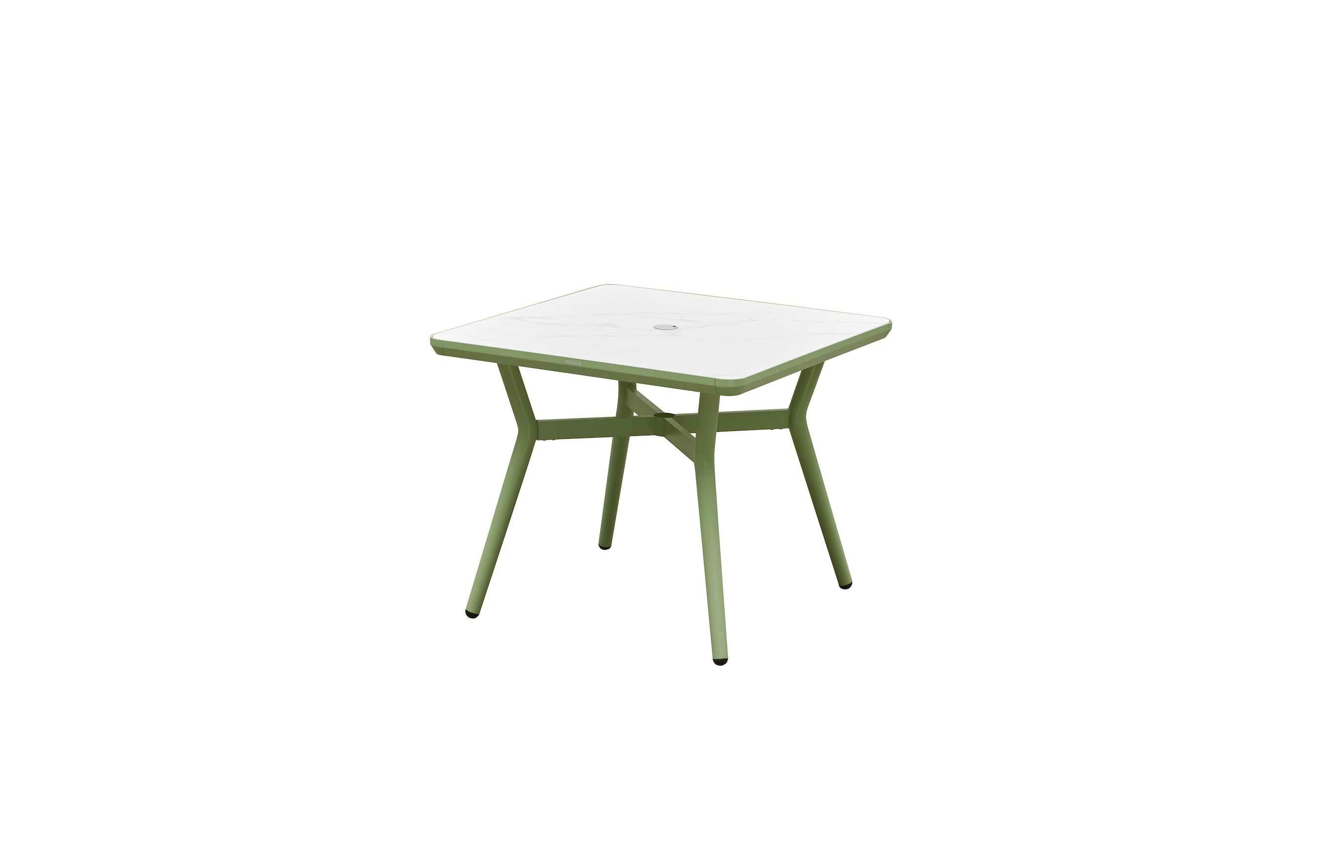 Table de terrasse carrée en aluminium vert olive avec plateau blanc céramique, design bistrot haut de gamme, pieds légers. 