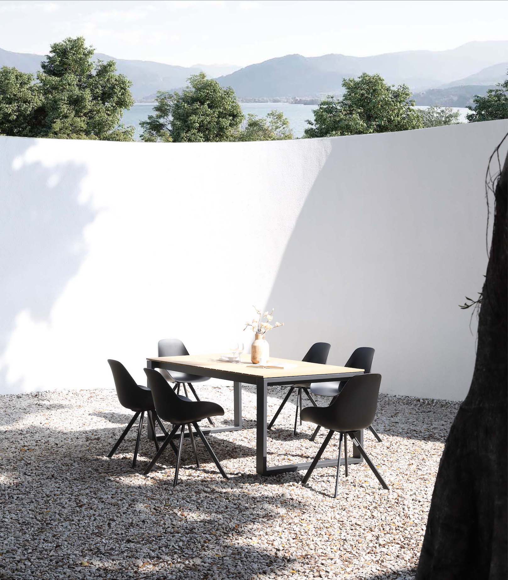 Table de jardin en teck et aluminium haut de gamme - COMO NOIR 200CM