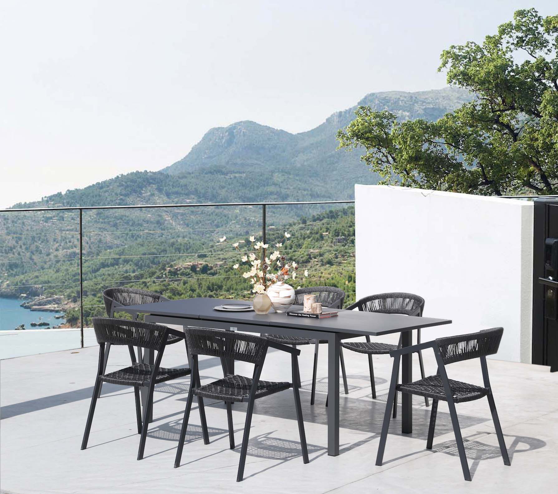 Table extensible en aluminium haut de gamme inoxydable noir, mobilier élégant. 