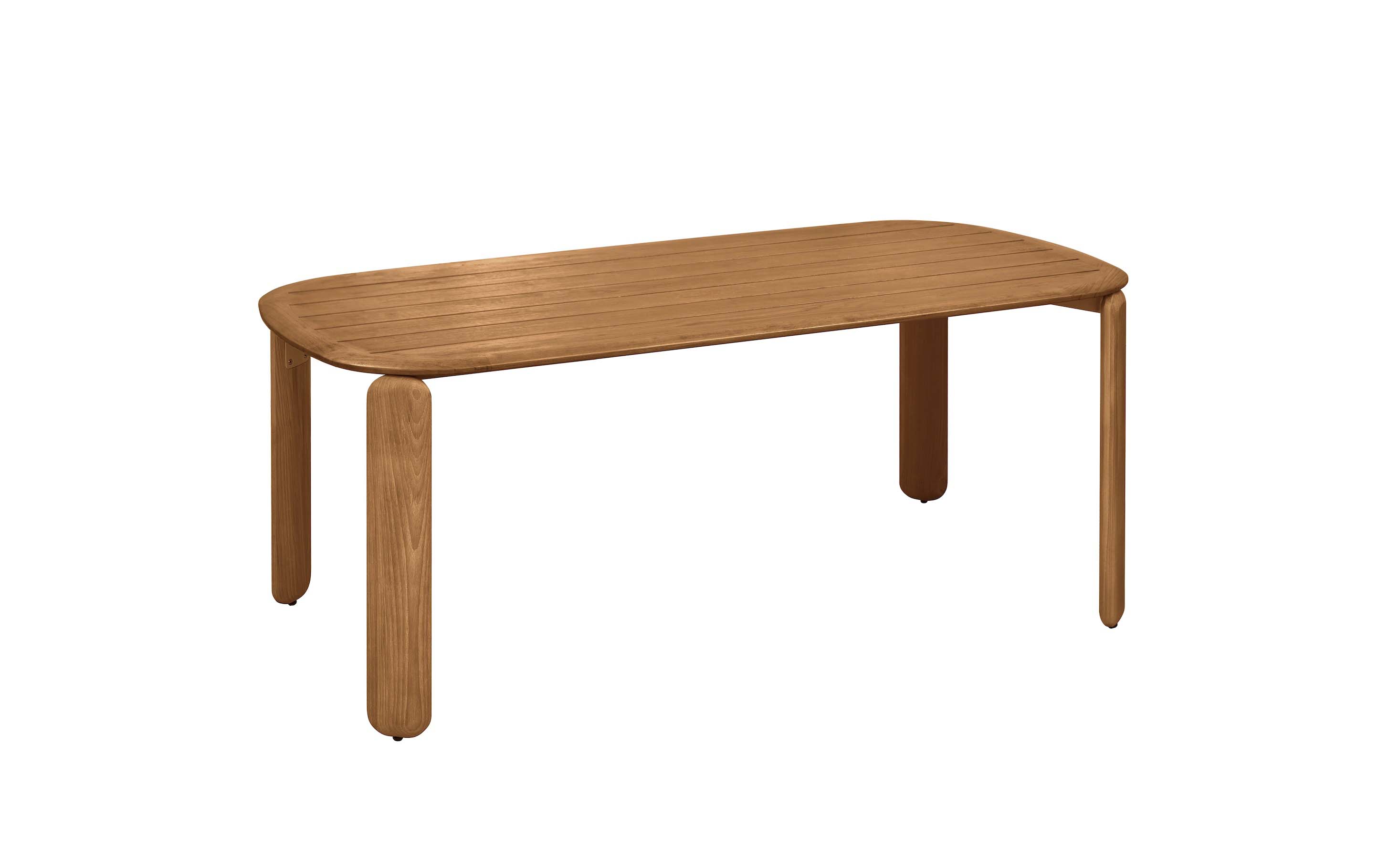 Table de jardin en teck FSC massif avec design italien, finition lisse et angles arrondis, élégance méditerranéenne luxueuse.