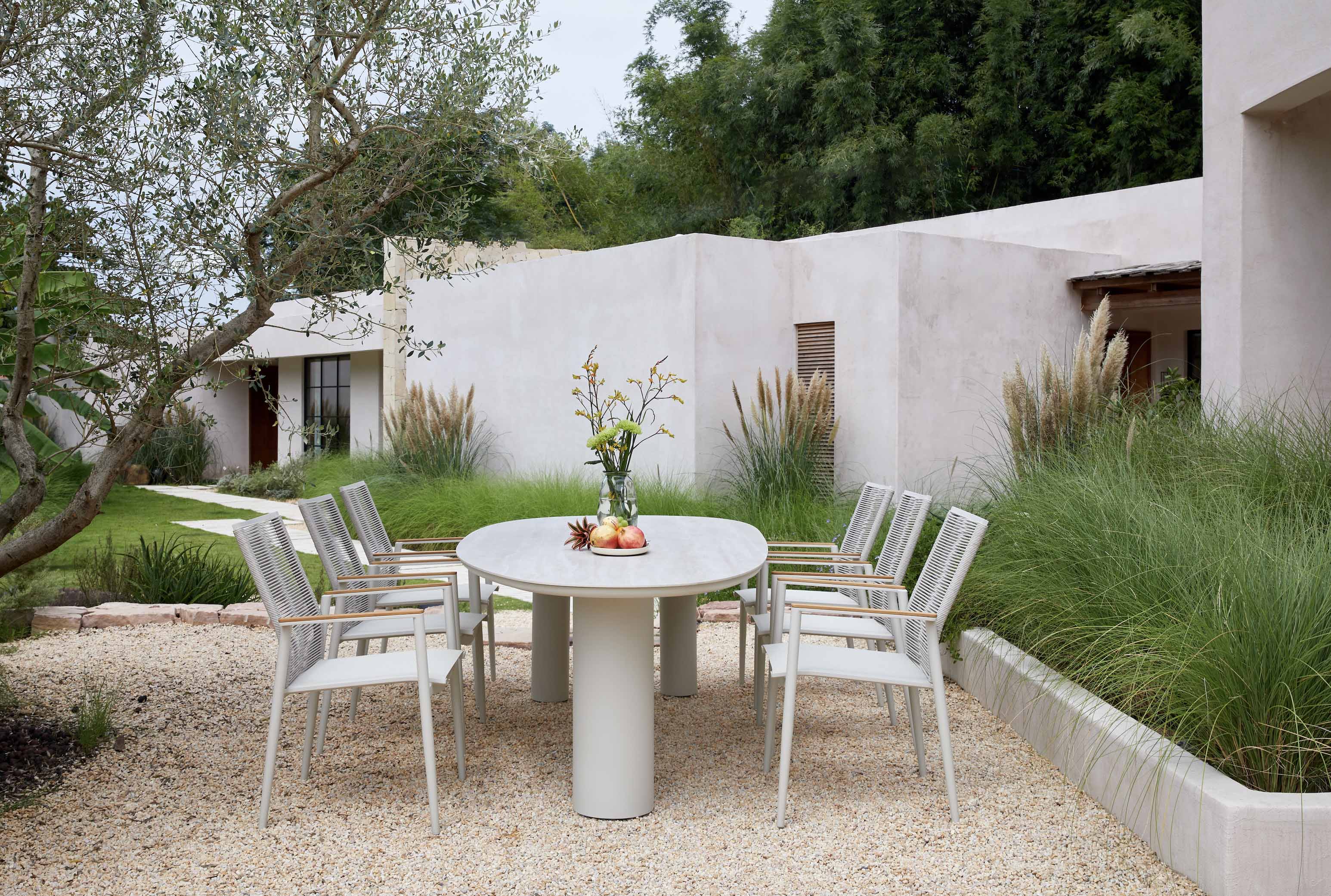 Grande table à manger ovale avec plateau en céramique - LYSE